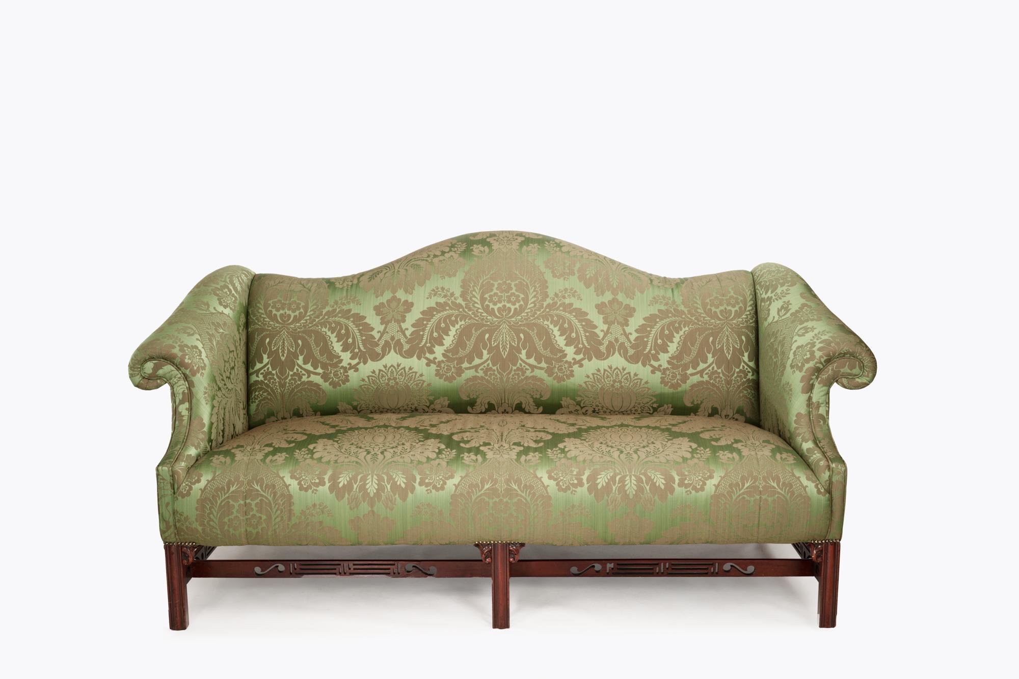 Irish Early 19th Century George III Gainsborough Sofa For Sale