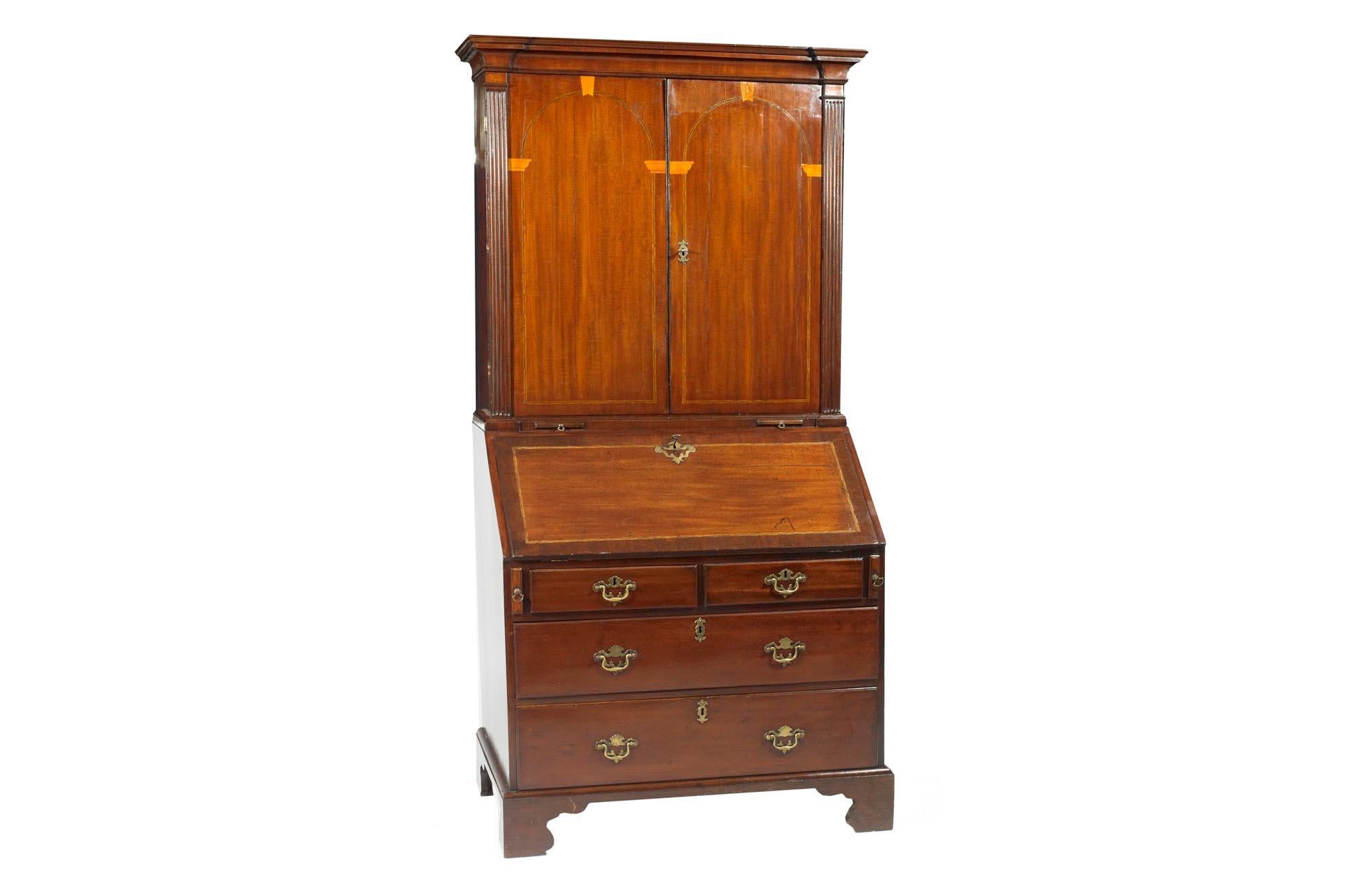 Early 19th Century George III Mahogany Bureau Bookcase In Good Condition For Sale In Dublin 8, IE
