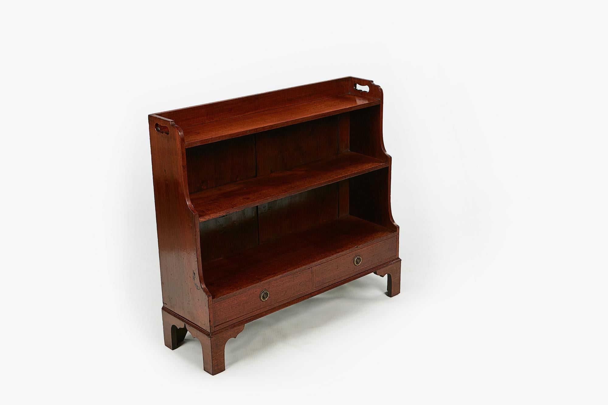 Early 19th Century George III Miniature Waterfall Bookcase In Good Condition In Dublin 8, IE