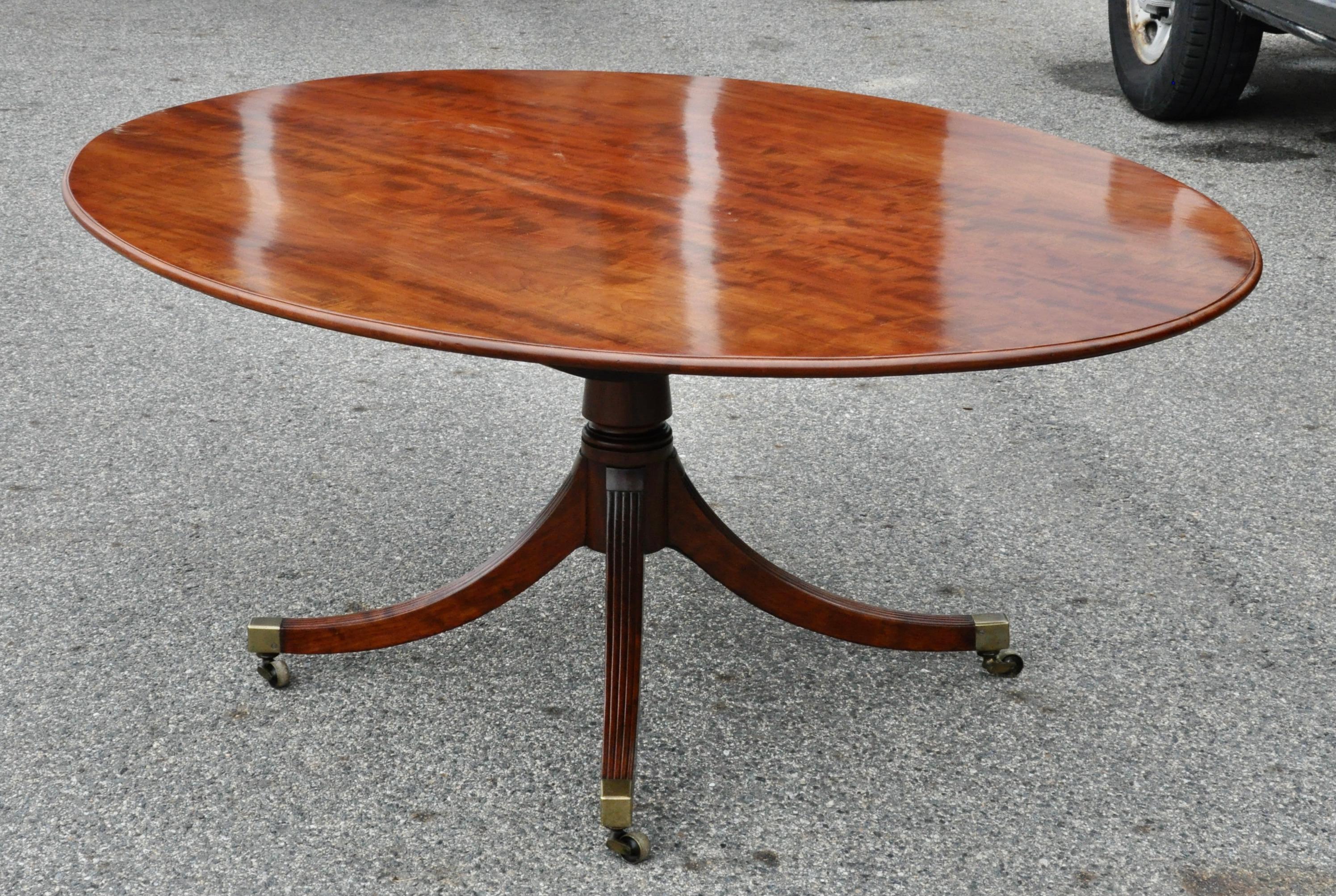 English Early 19th Century George III Oval Mahogany Breakfast Dining Table