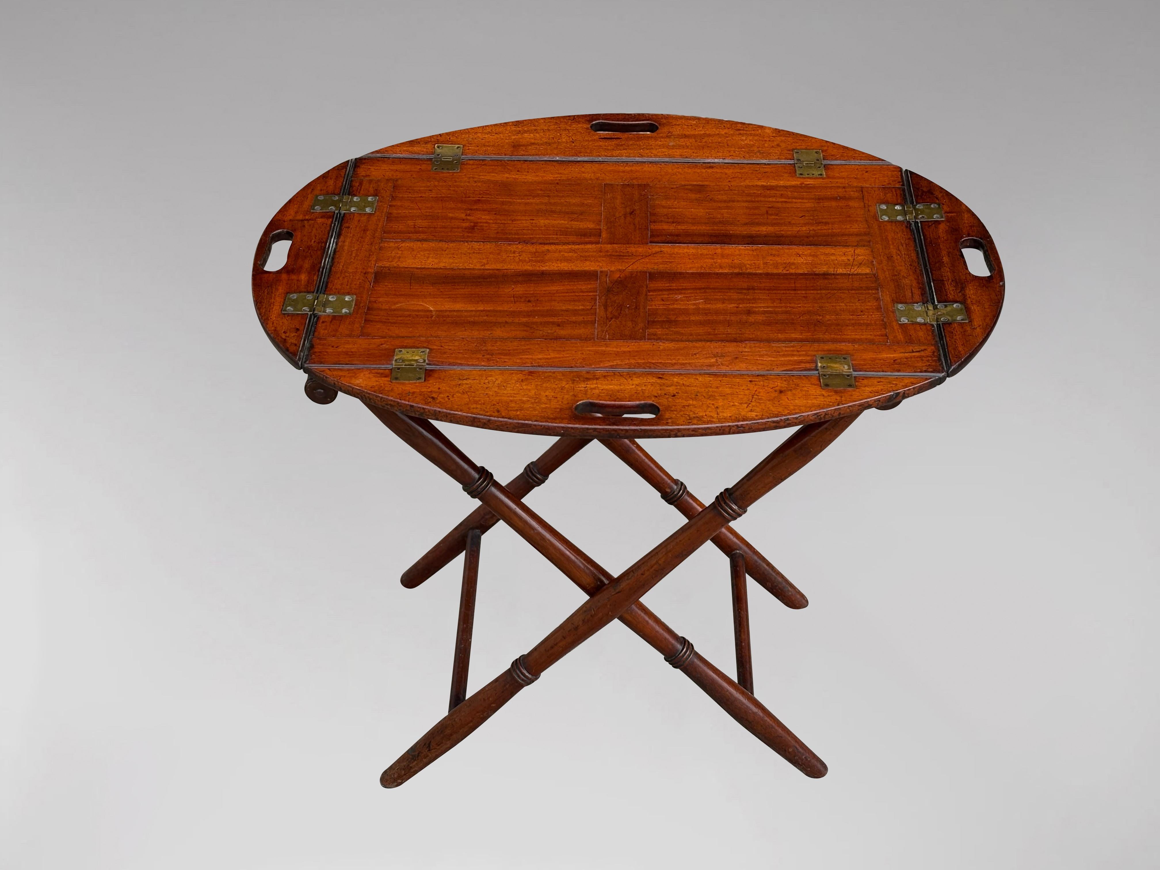 Frühe 19. Jahrhundert George III Periode Mahagoni Butler's Tablett auf Stand im Angebot 2