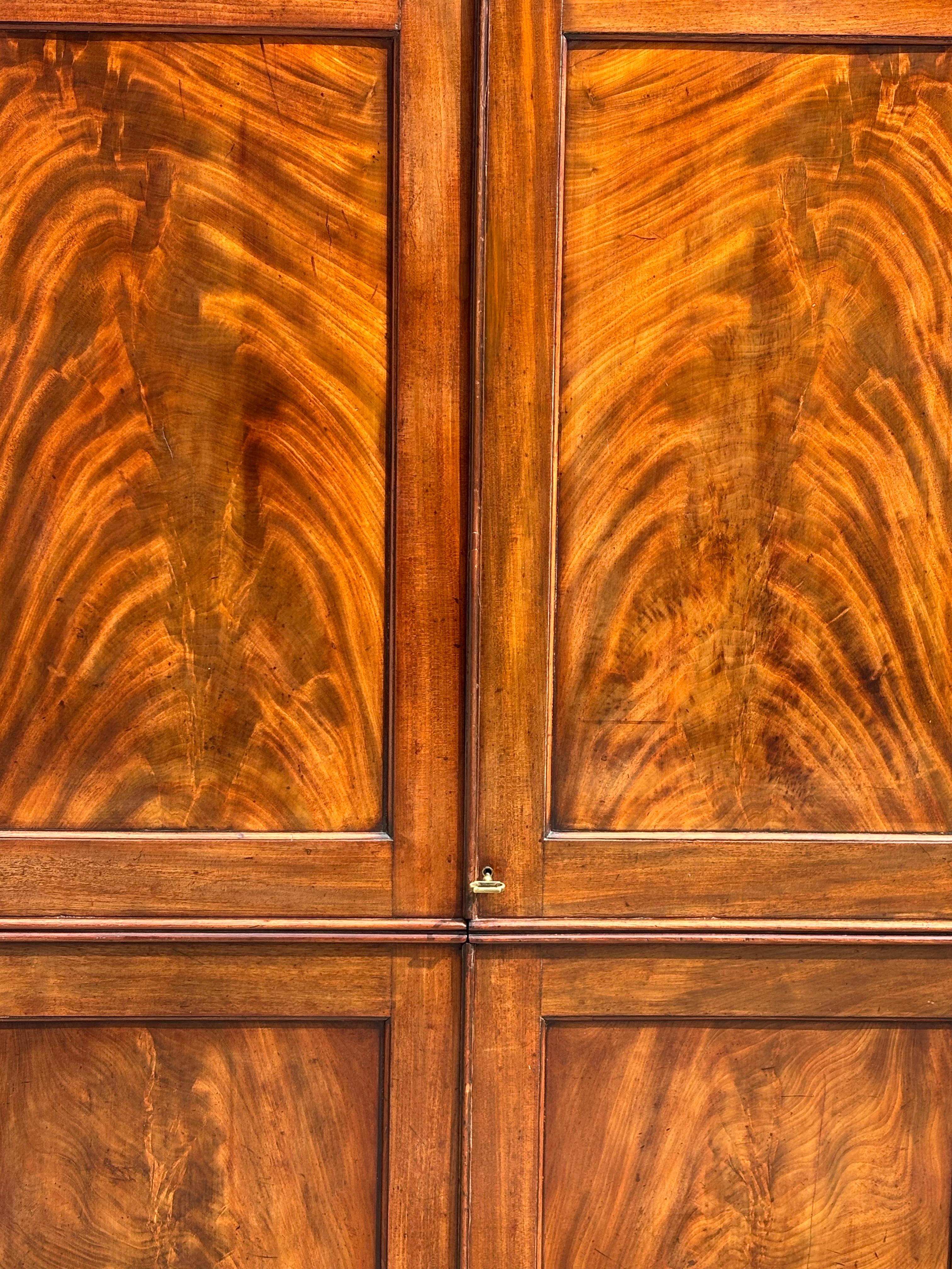 Early 19th Century George IV Period Mahogany Wardrobe For Sale 1