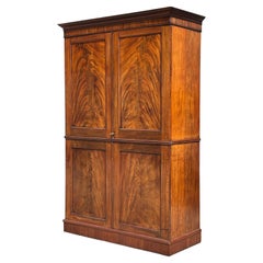 Armadi e guardaroba in Wood