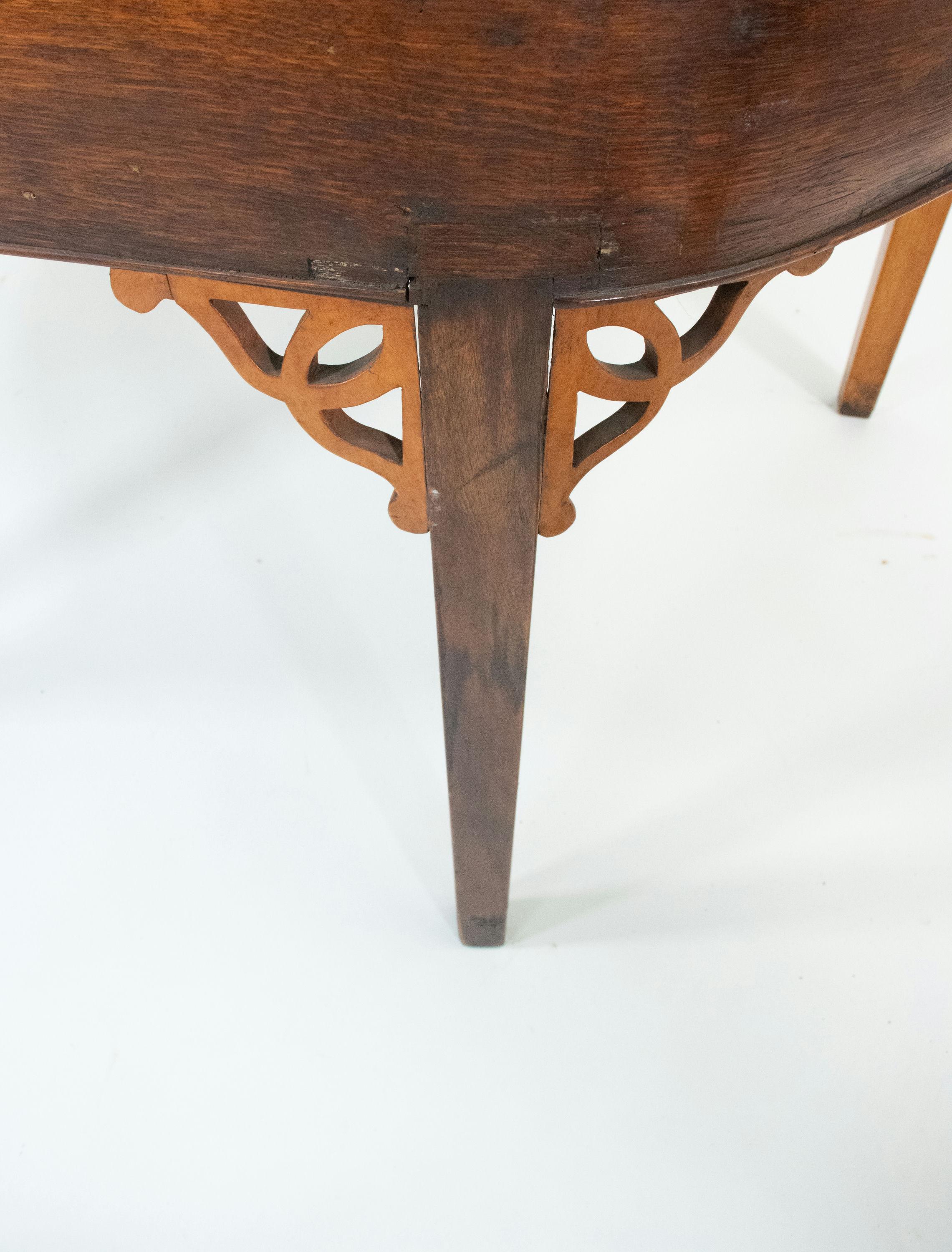 Escritorio de madera satinada de principios del siglo XIX Jorge III en venta 6
