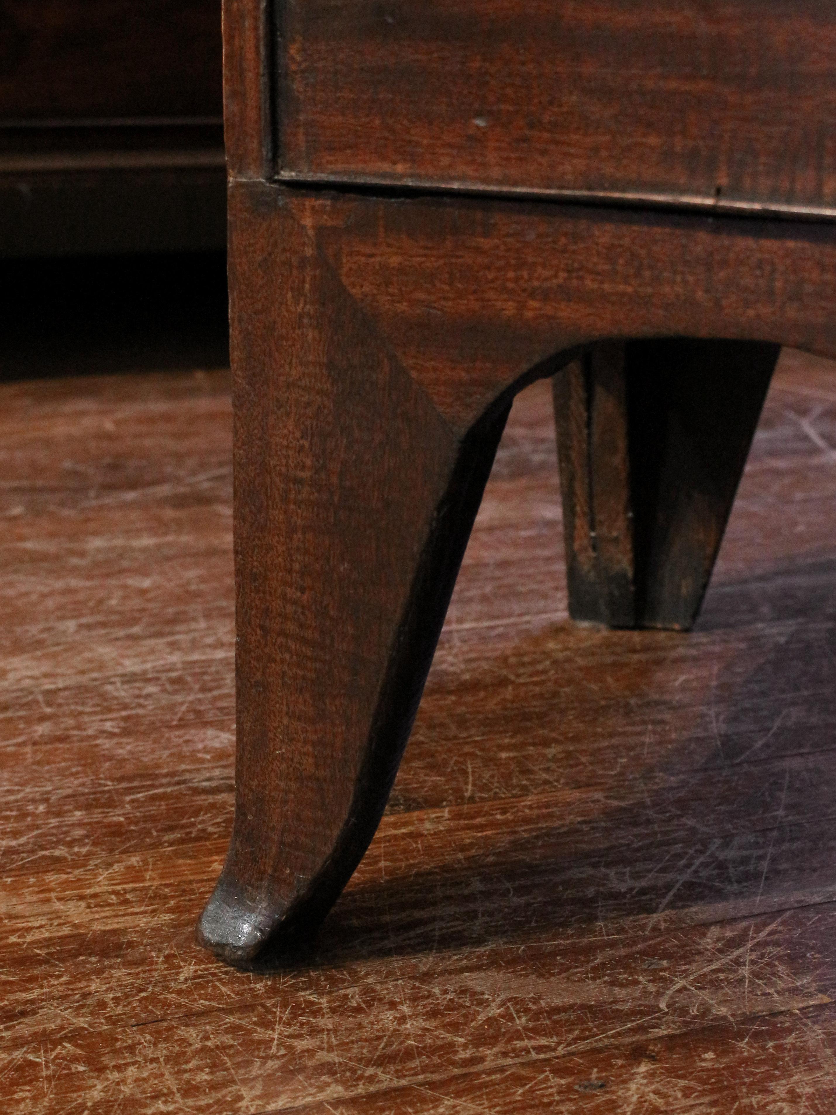 Early 19th Century Georgian Bowfront Chest of Drawers 3