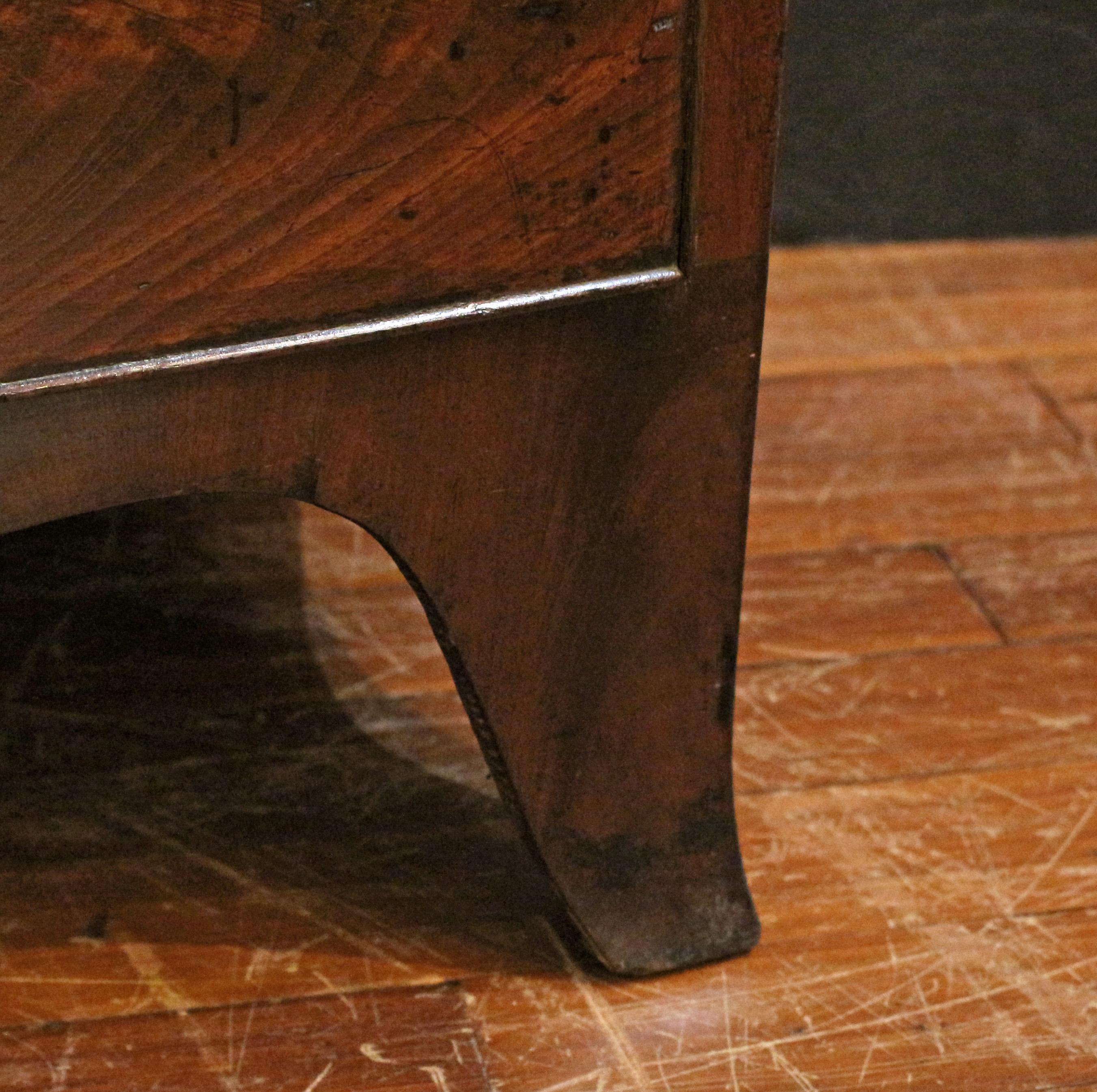 Early 19th Century Georgian Bowfront Chest of Drawers 4