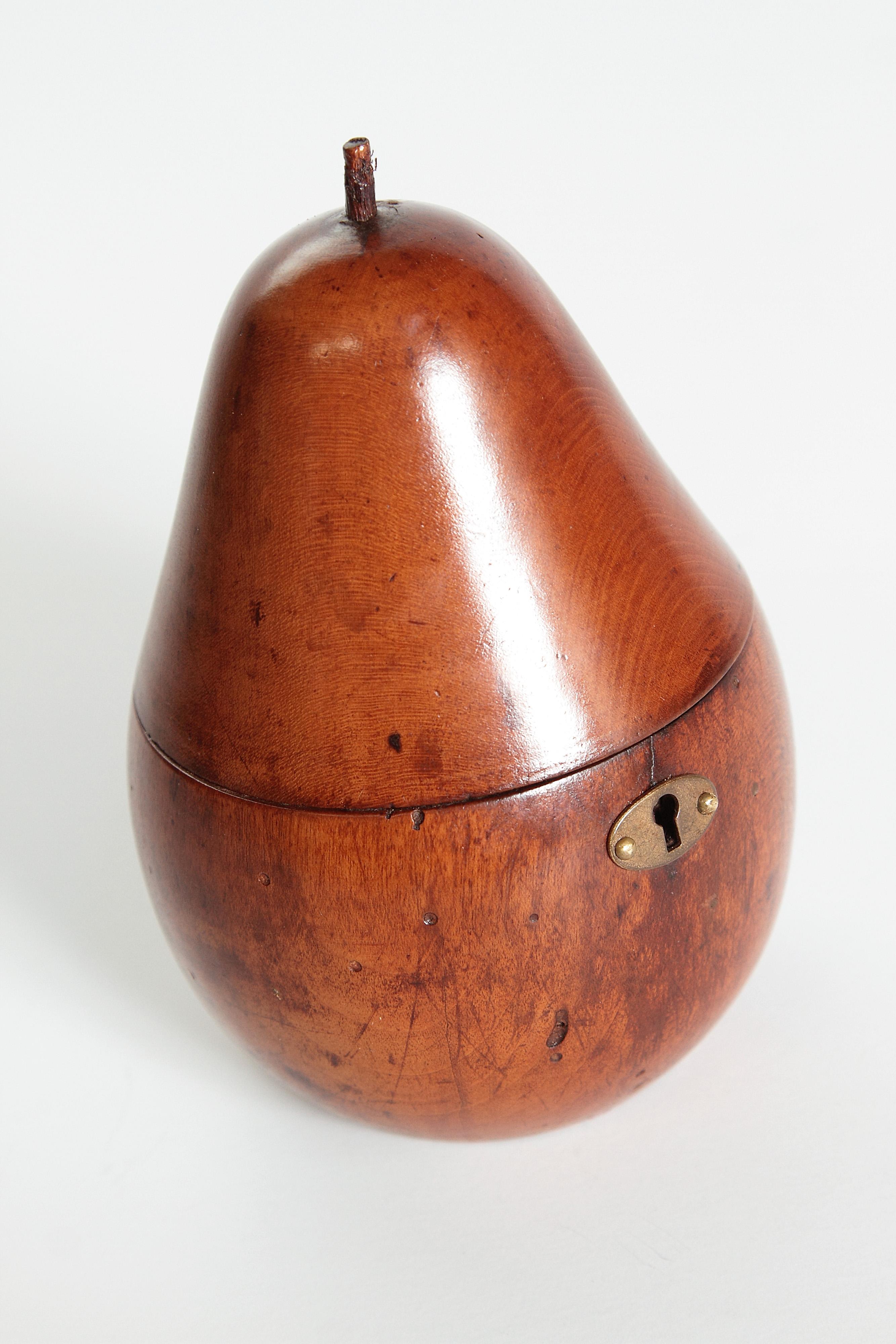 Early 19th Century Georgian Fruitwood Pear Form Tea Caddy (19. Jahrhundert)