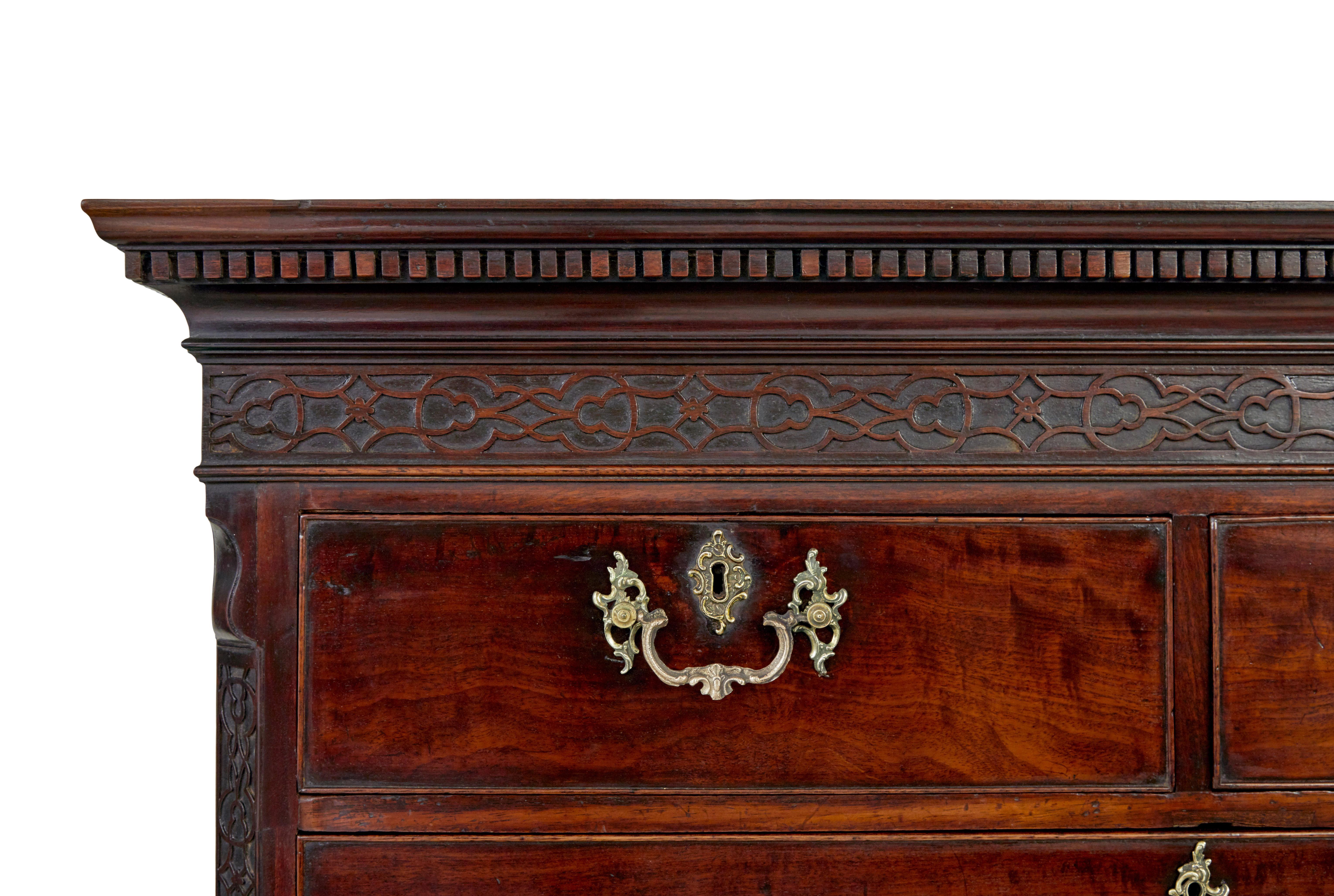 Early 19th century Georgian mahogany secretaire chest on chest Caoba en venta