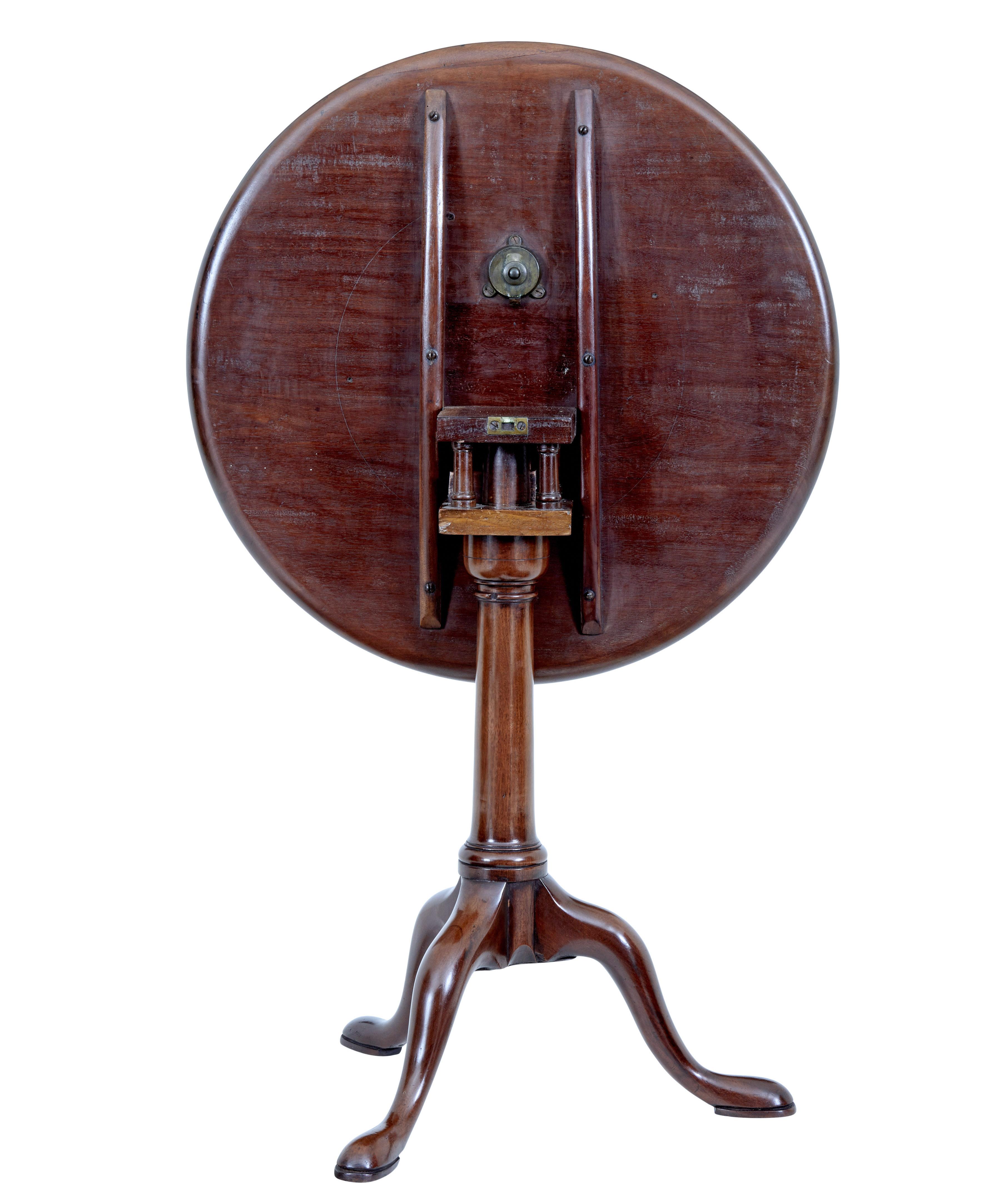 English Early 19th century Georgian mahogany tripod table For Sale