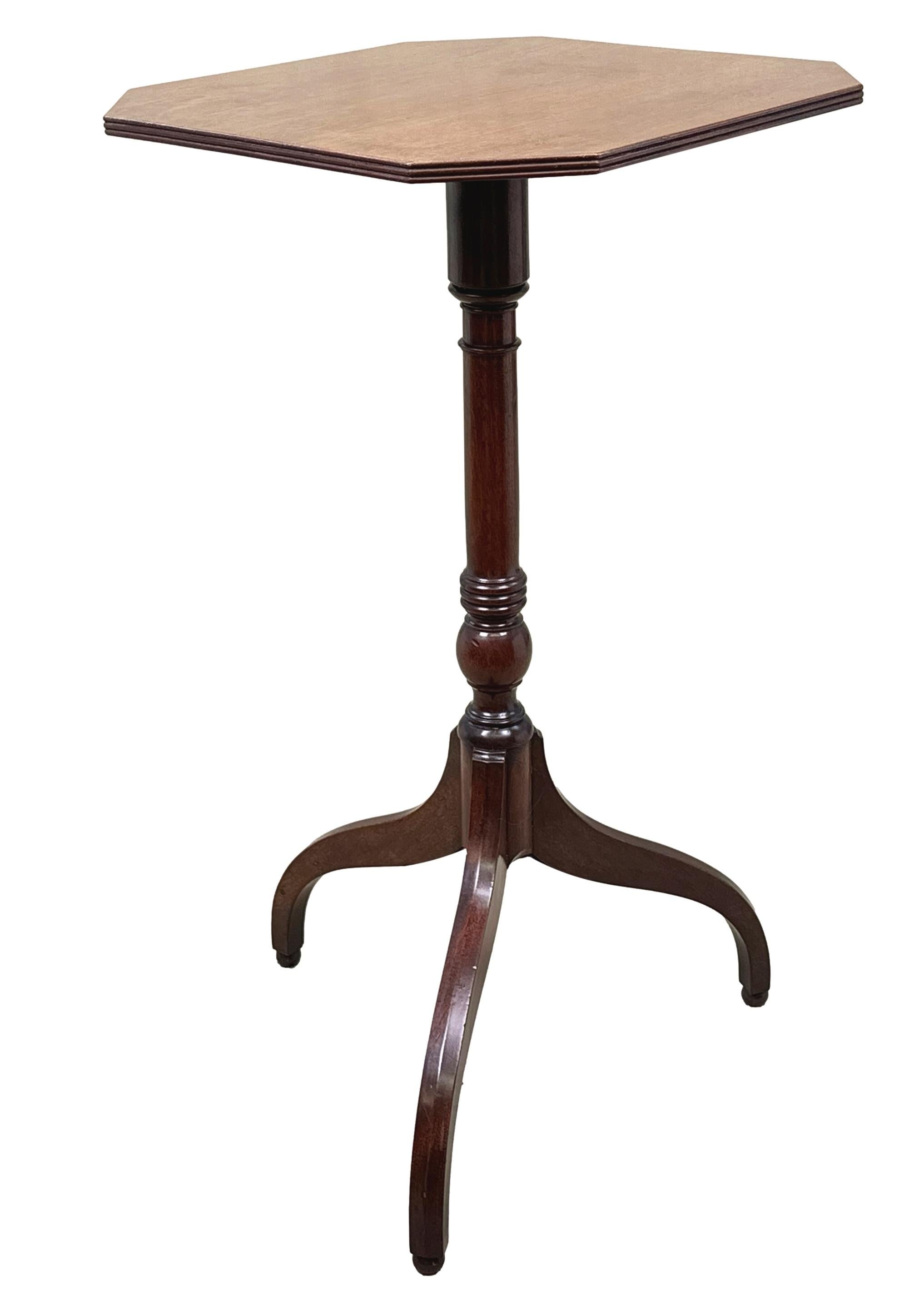 XIXe siècle Table à vin géorgienne en acajou du début du 19e siècle en vente