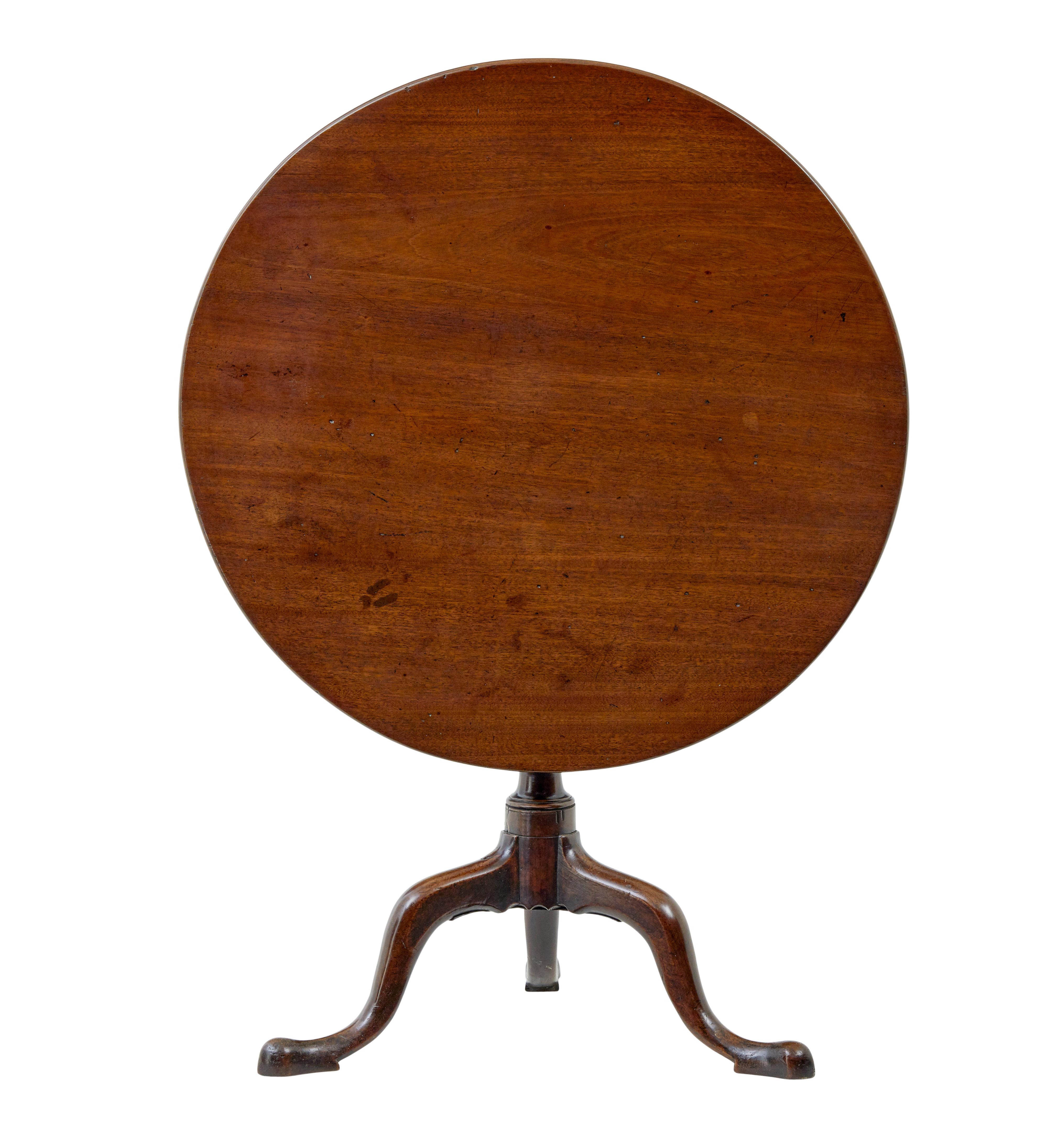 Hand-Carved Early 19th century Georgian tripod table For Sale