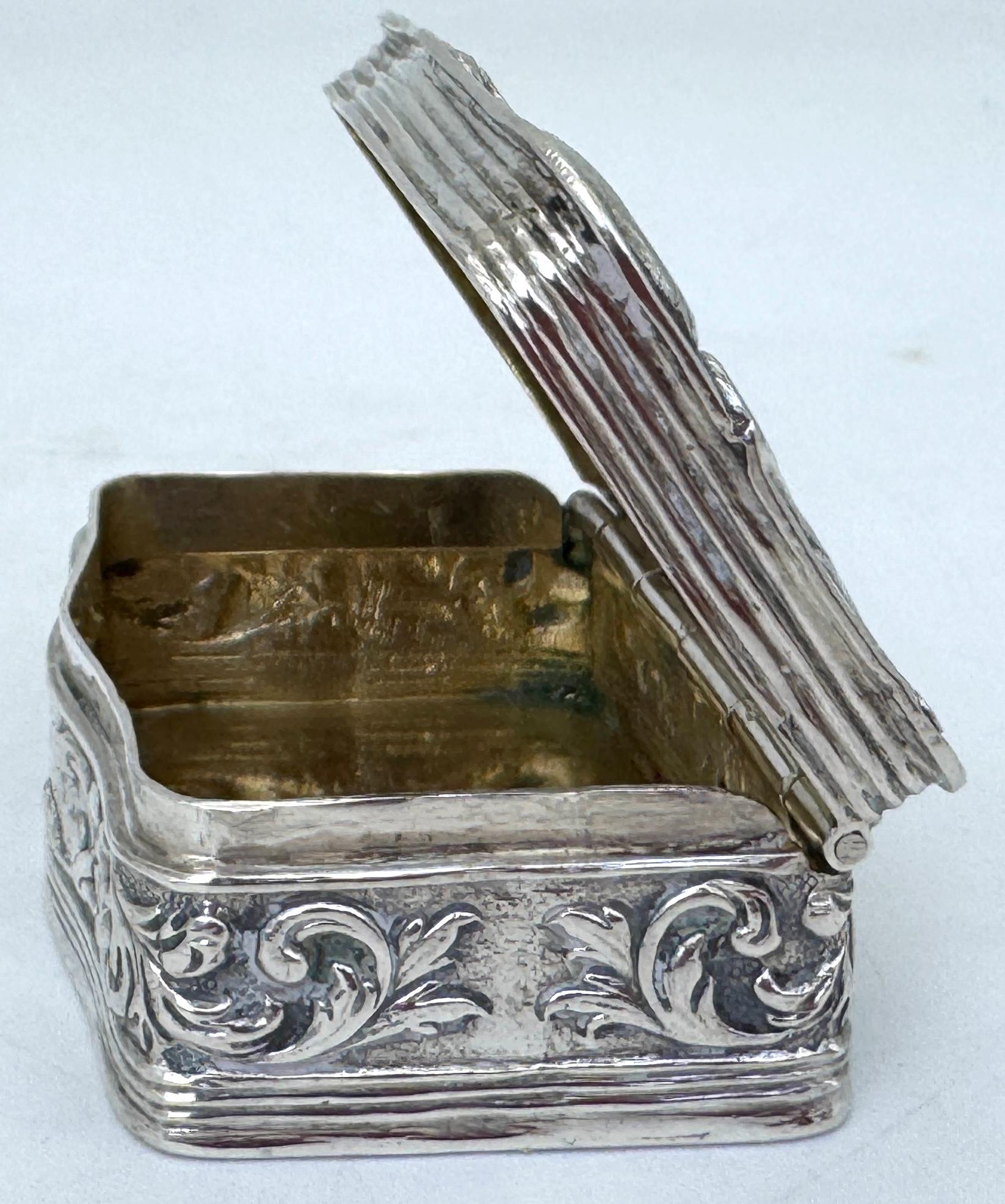 Caja paisajística alemana de plata repujada de 13 lts de principios del siglo XIX, Hanau, c. 1820 en venta 6