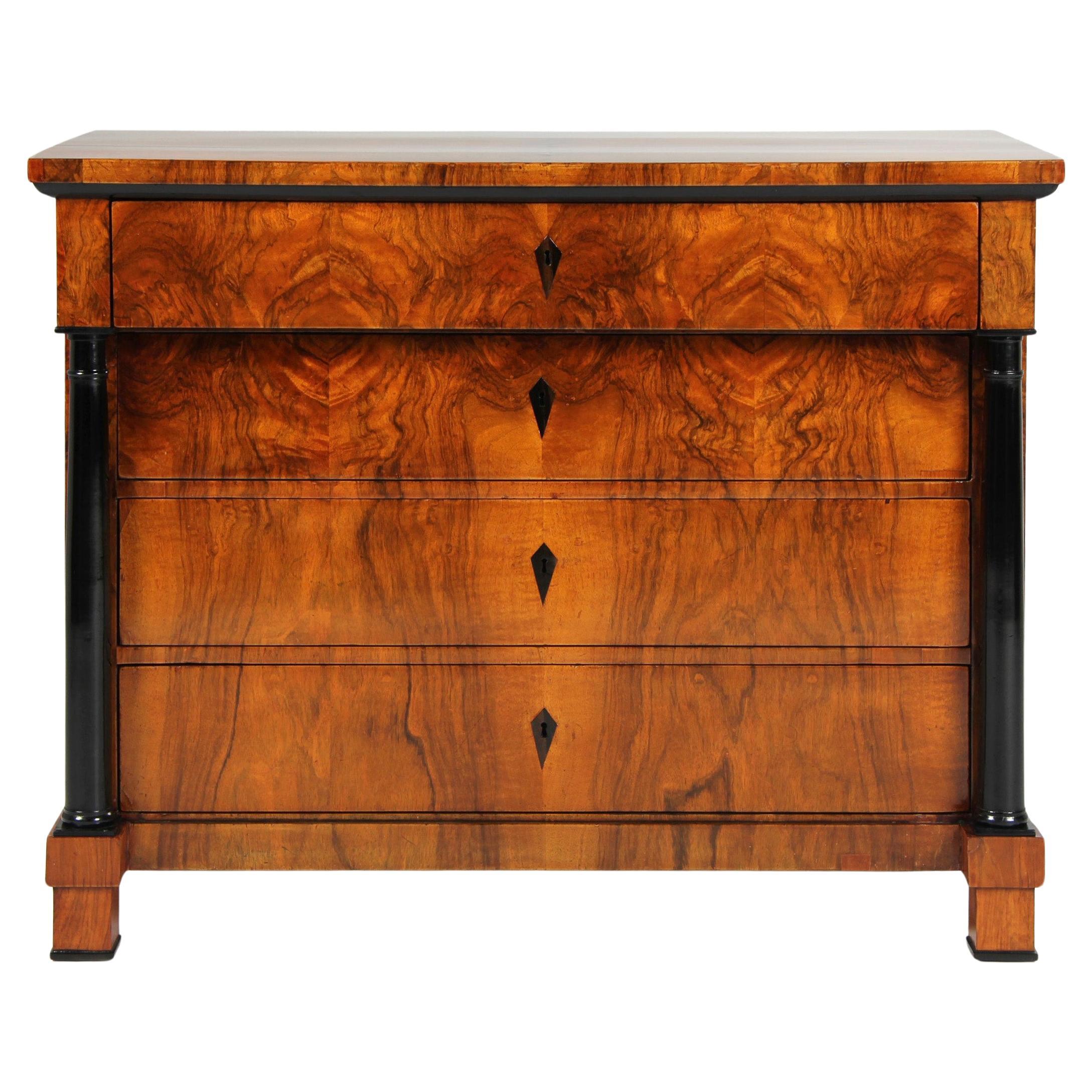 Early 19th Century German Biedermeier Chest of Drawers, Walnut, circa 1820