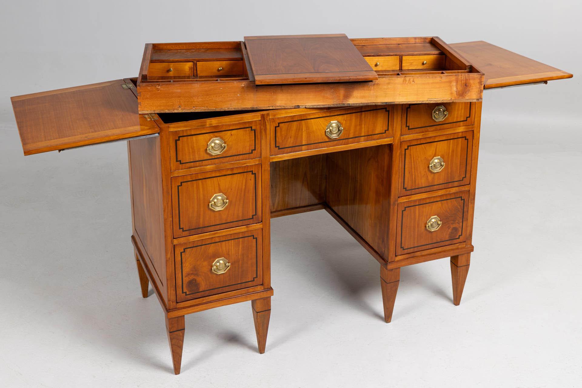 Escritorio o tocador Biedermeier alemán de principios del siglo XIX, madera de cerezo en venta 5
