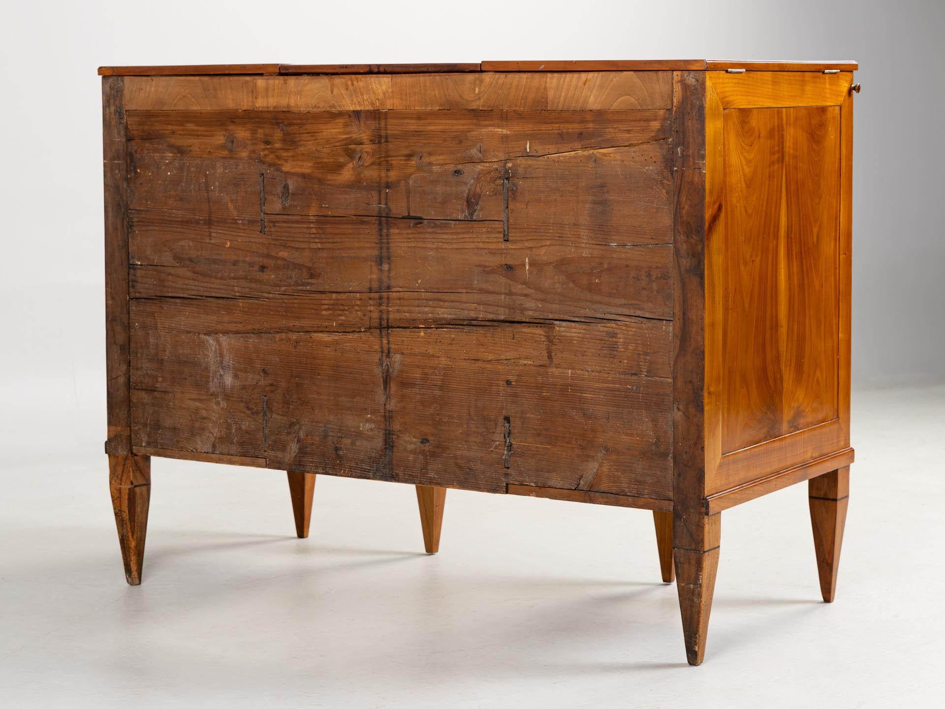 Escritorio o tocador Biedermeier alemán de principios del siglo XIX, madera de cerezo en venta 13