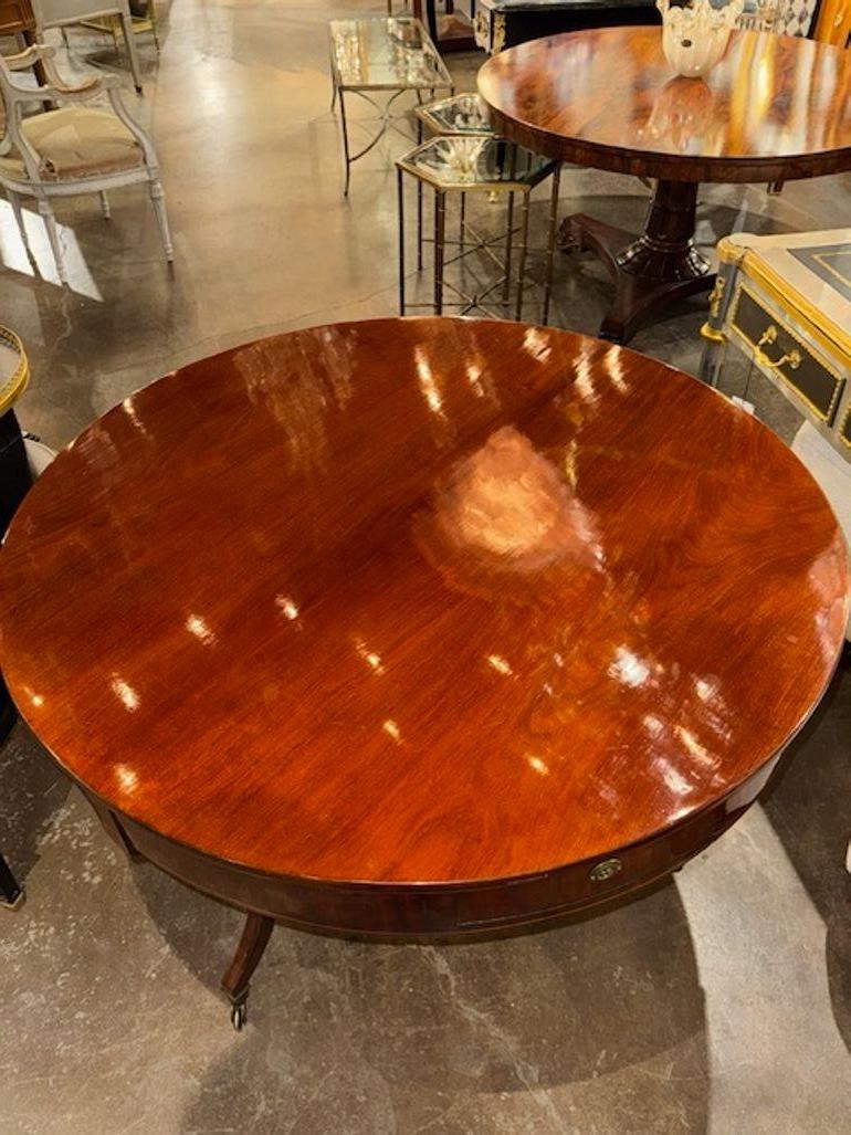 Centro de caoba Biedermeier alemán de principios del siglo XIX Caoba en venta