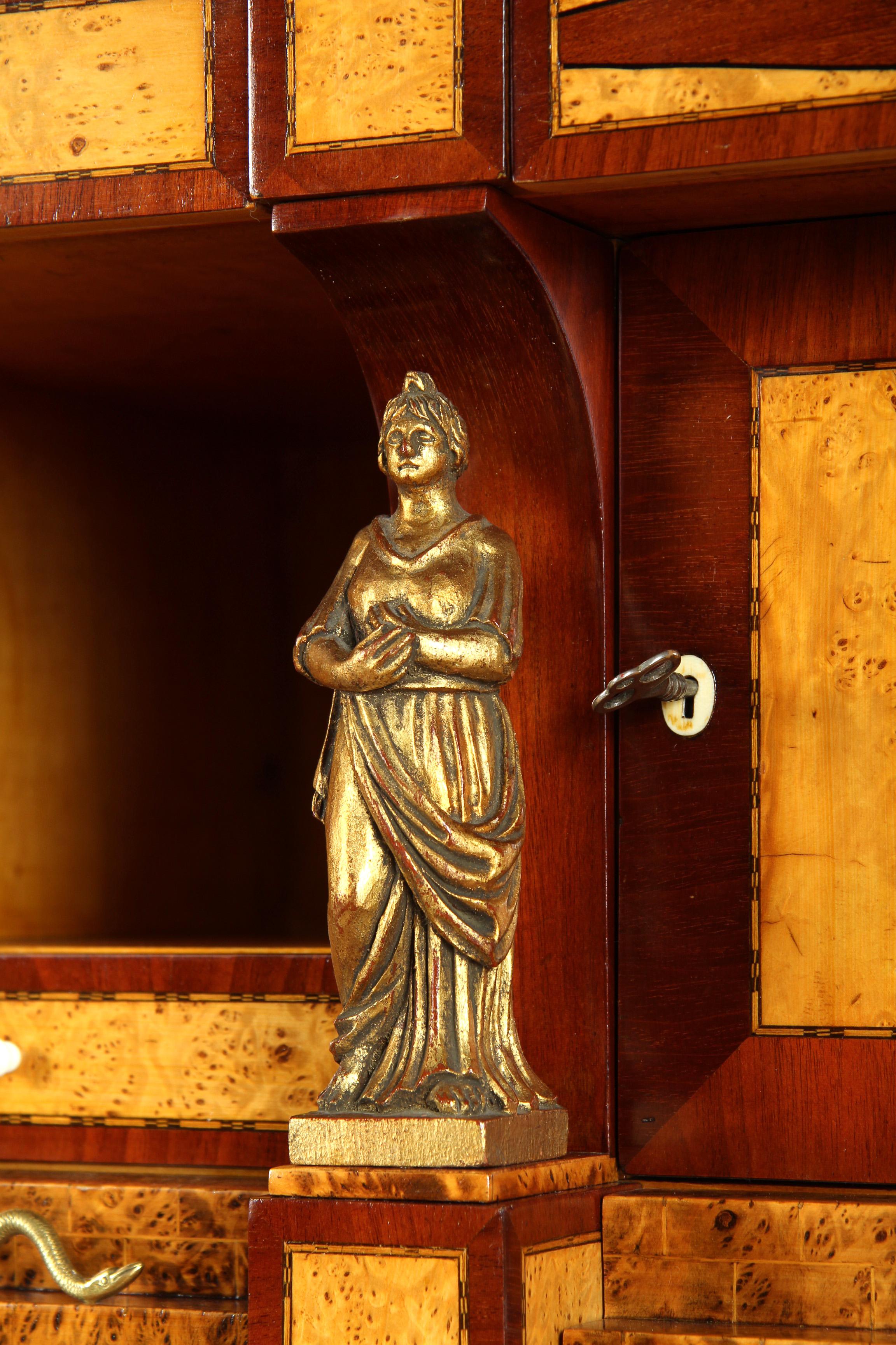 Deutscher Biedermeier-Sekretärschreibtisch mit Geheimfach aus dem frühen 19. im Angebot 4