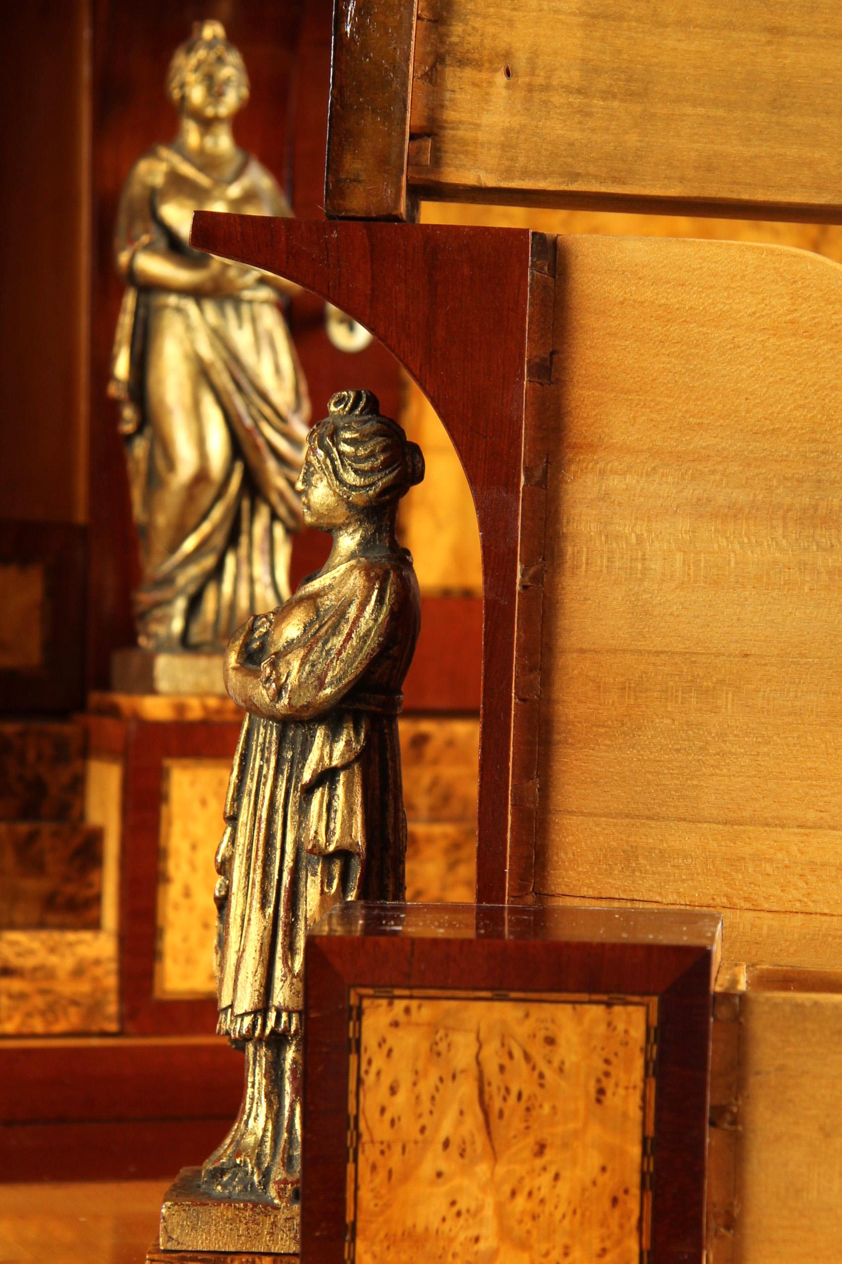 Deutscher Biedermeier-Sekretärschreibtisch mit Geheimfach aus dem frühen 19. im Angebot 8