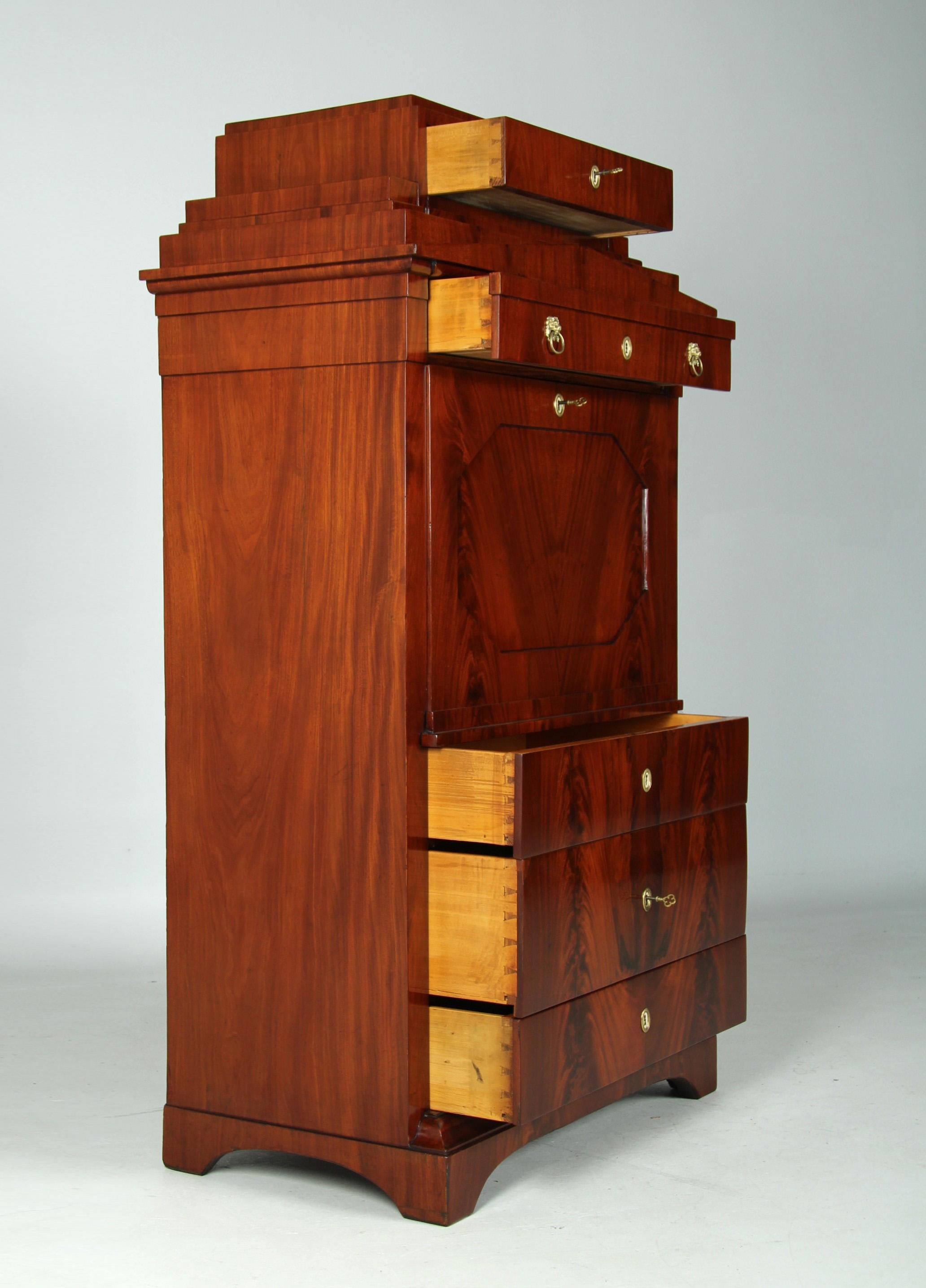 Deutscher Biedermeier-Sekretärschreibtisch mit Geheimfach aus dem frühen 19. im Angebot 10