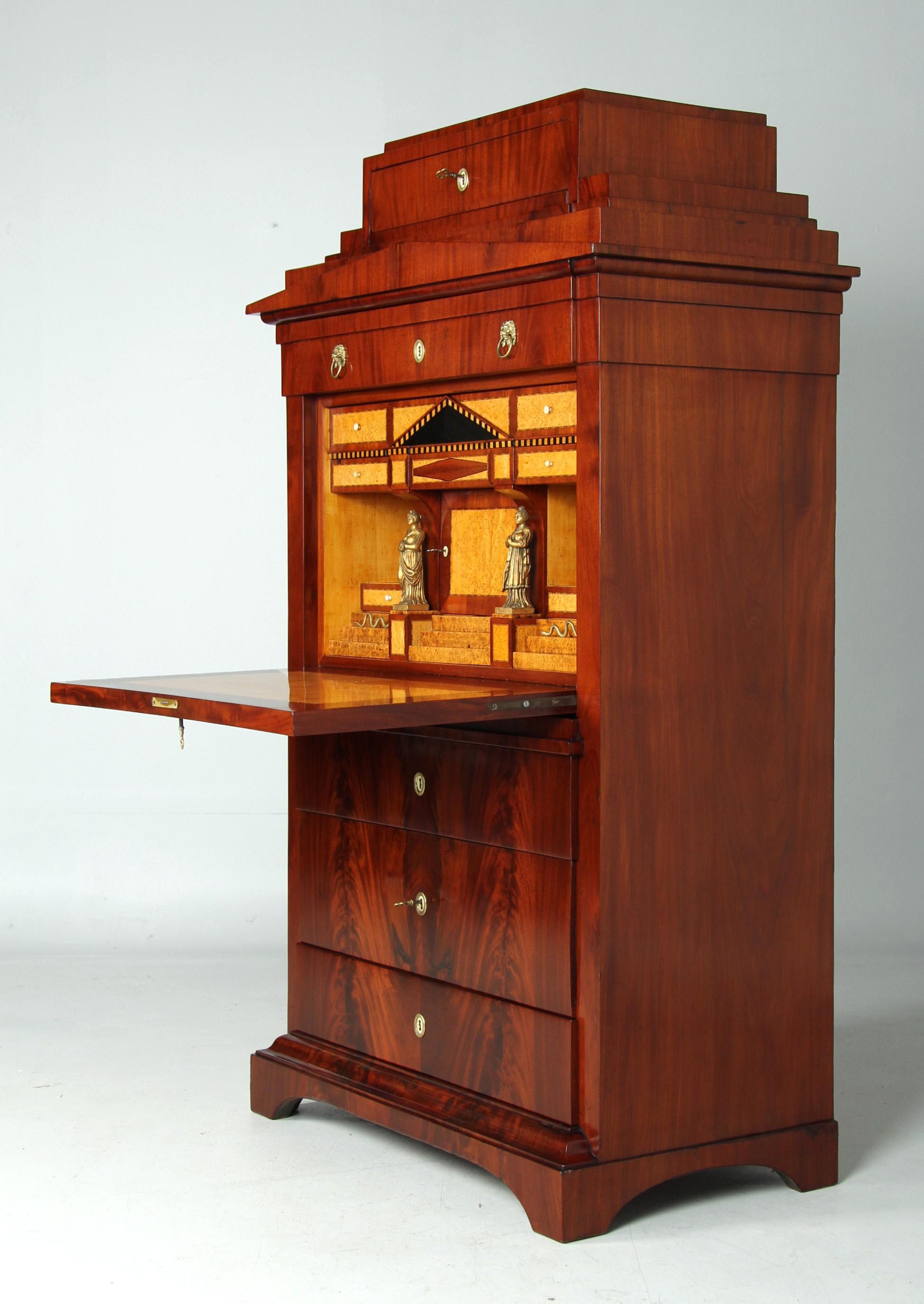 Deutscher Biedermeier-Sekretärschreibtisch mit Geheimfach aus dem frühen 19. im Angebot 13