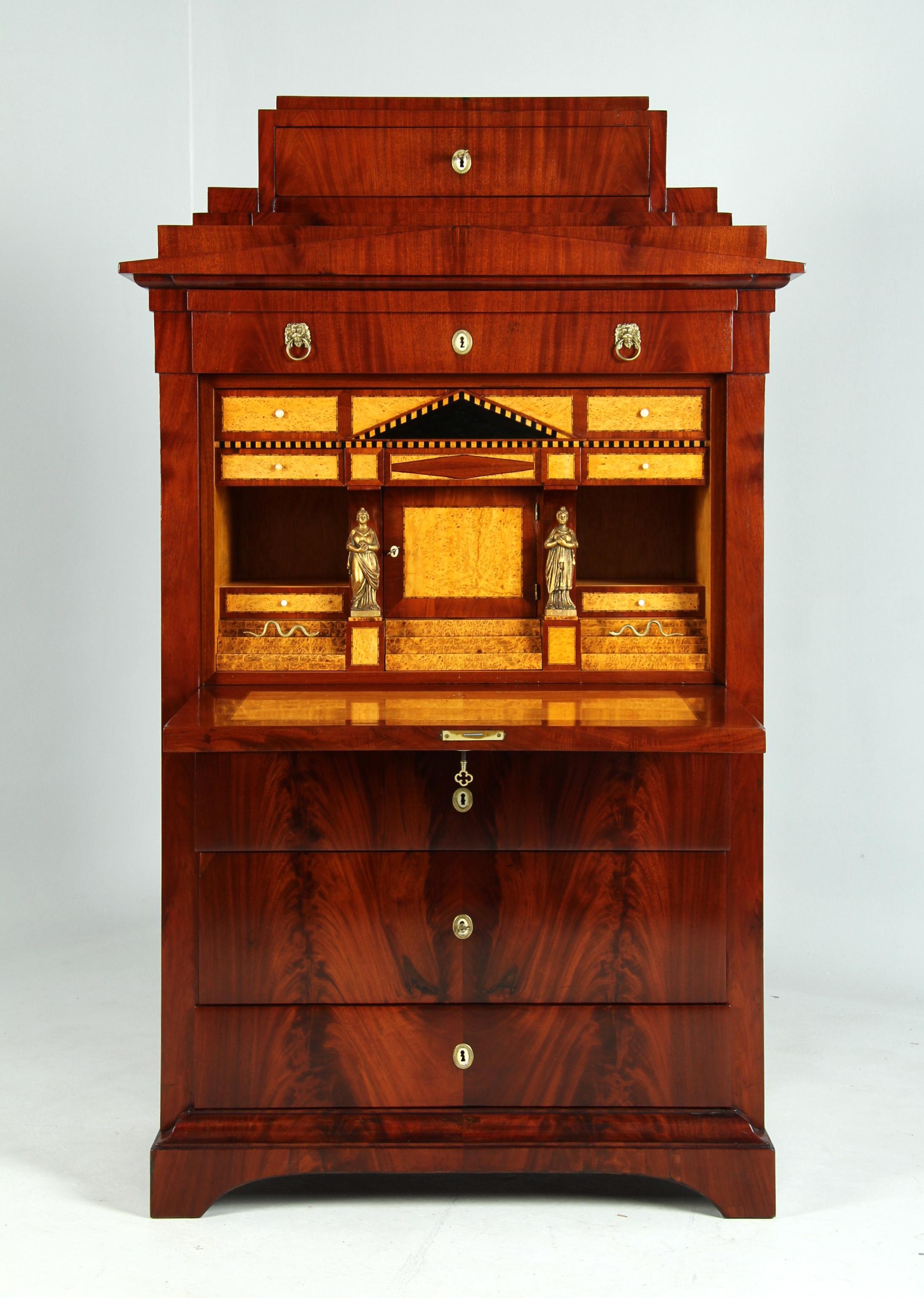 Deutscher Biedermeier-Sekretärschreibtisch mit Geheimfach aus dem frühen 19. (Frühes 19. Jahrhundert) im Angebot