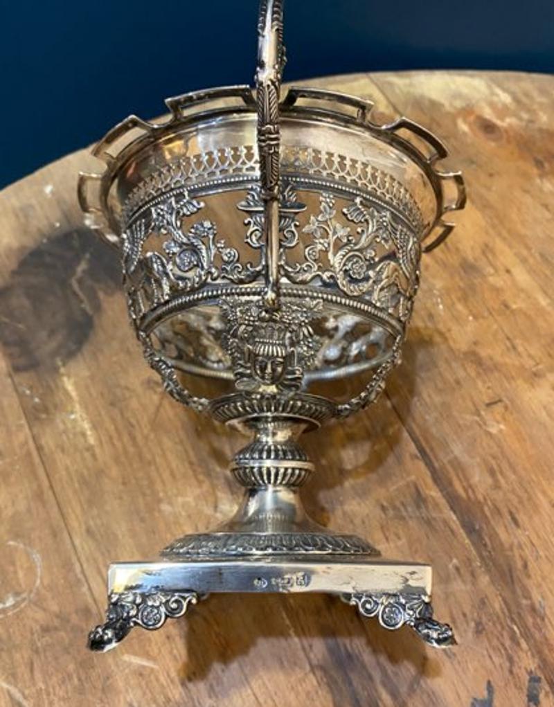 Early 19th century German neoclassical silver compote or jardiniere
Hallmarked Martin Schott, Frankfurt, 1820-1840, Germany
Measures: 8