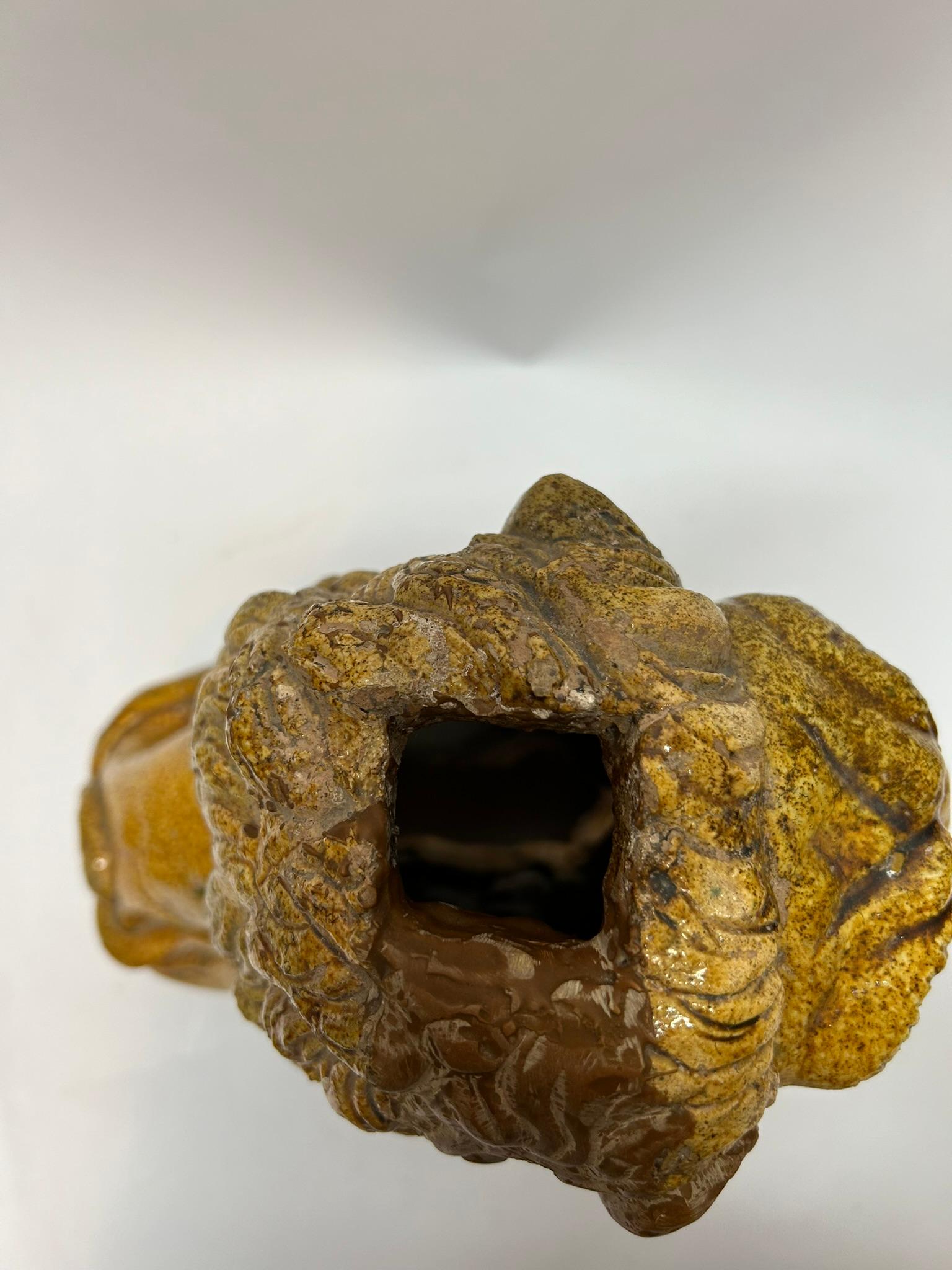 Début du 19e siècle, paire allemande de  Sculptures de lion émaillées en vente 10