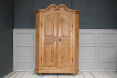 Armoire provinciale allemande en pin du début du 19e siècle