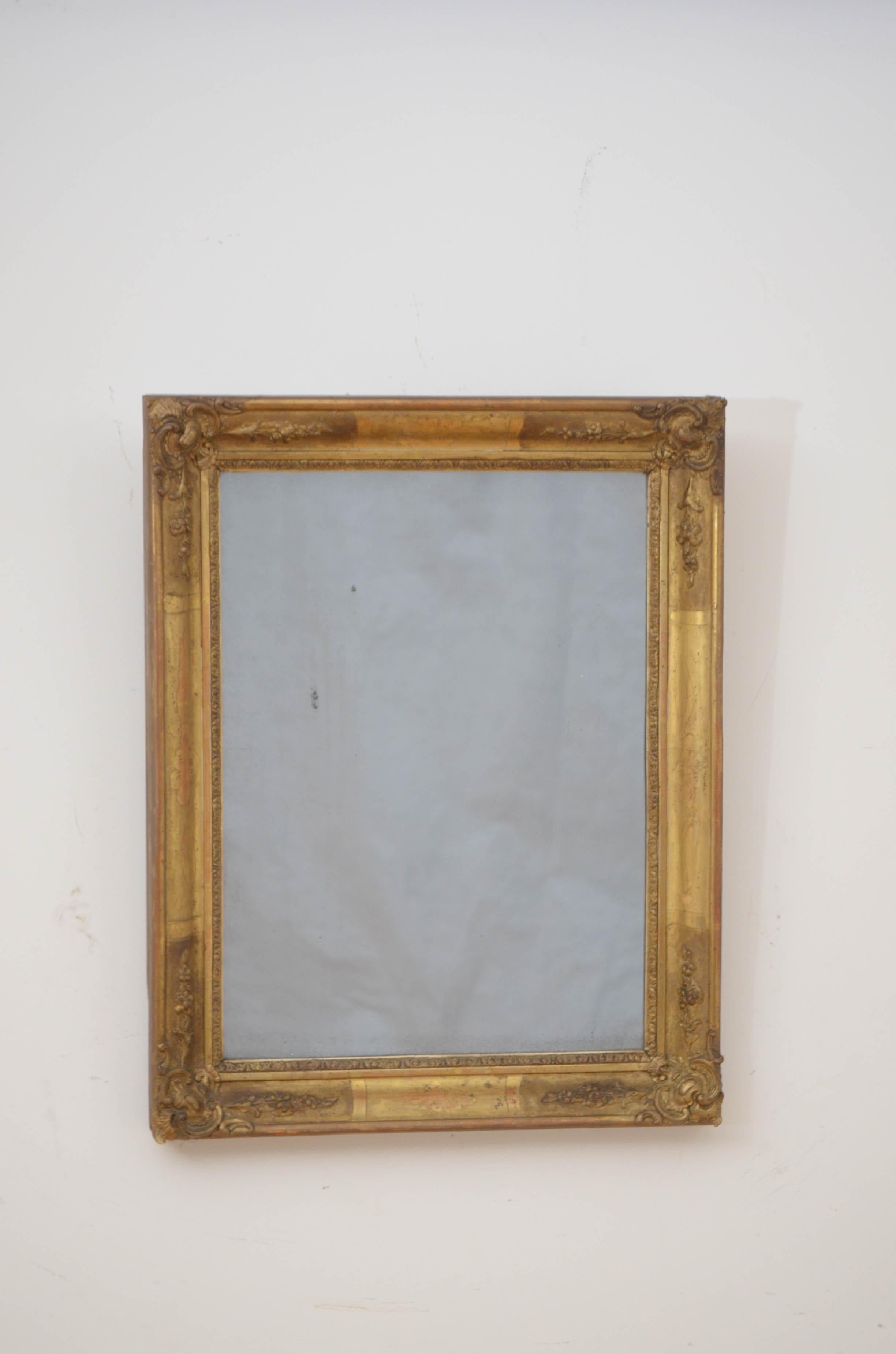Espejo de pared dorado de principios del siglo XIX H56cm Rococó en venta