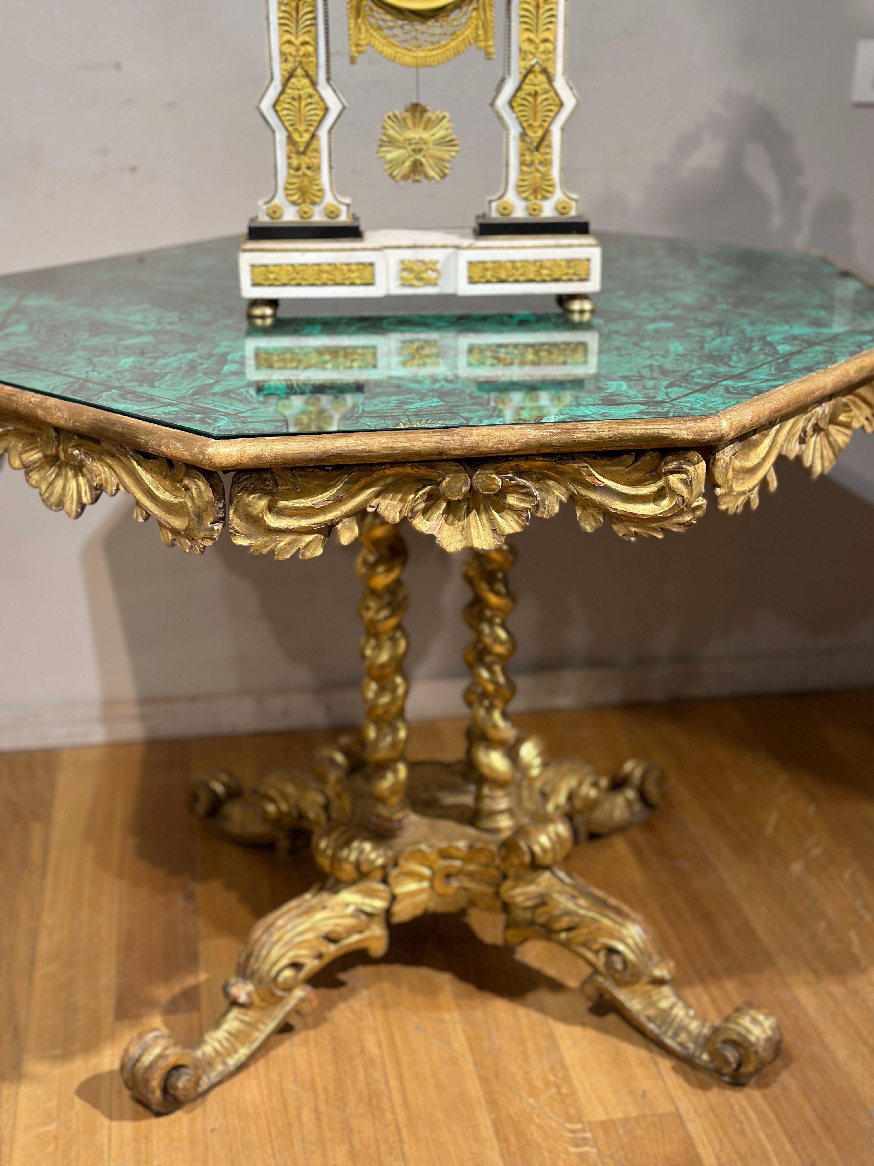 EARLY 19th CENTURY GILDED WOOD TABLE WITH SIMILAR MALACHITE FABRIC For Sale 4