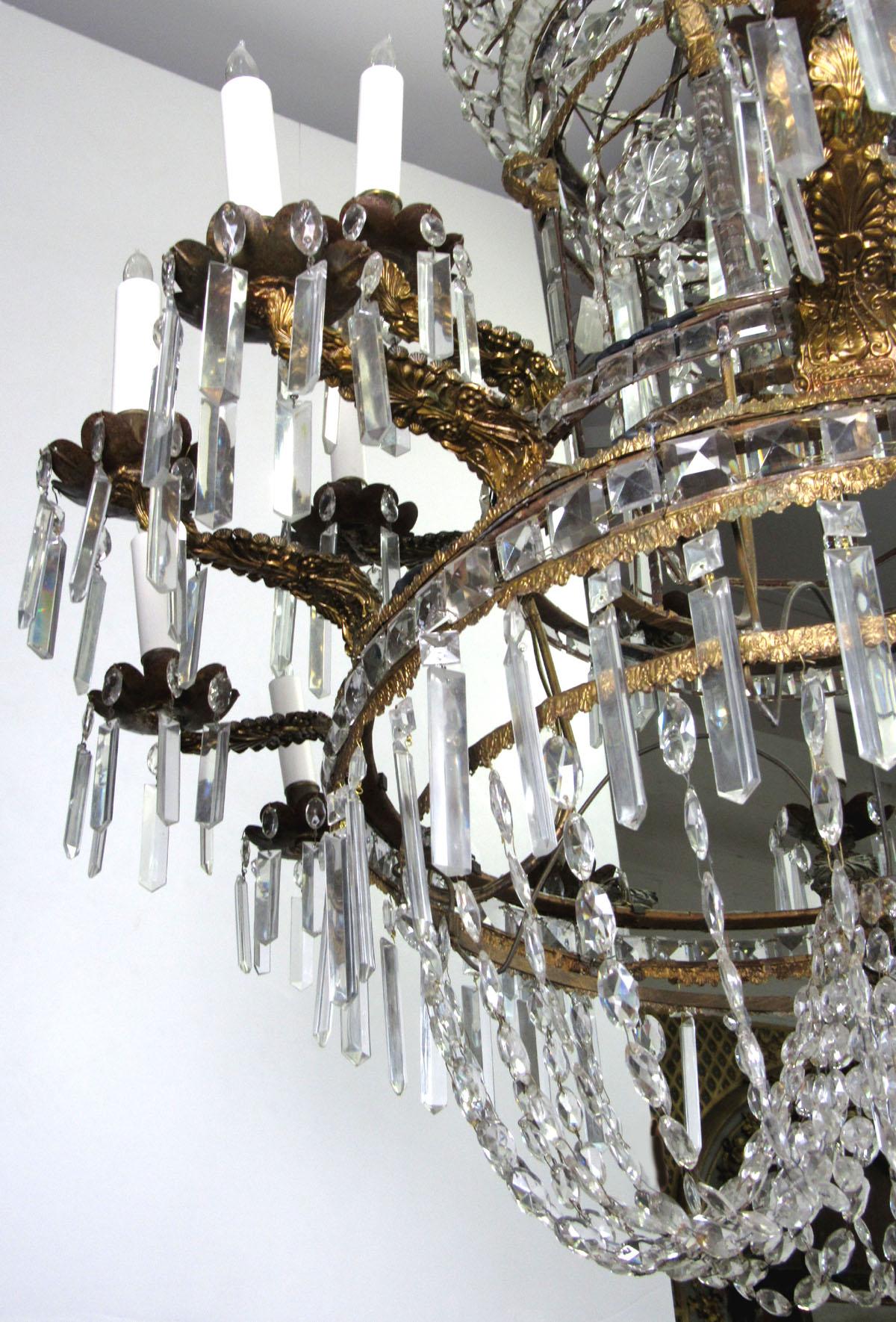 Early 19th Century Gilt Bronze and Crystal Chandelier For Sale 7