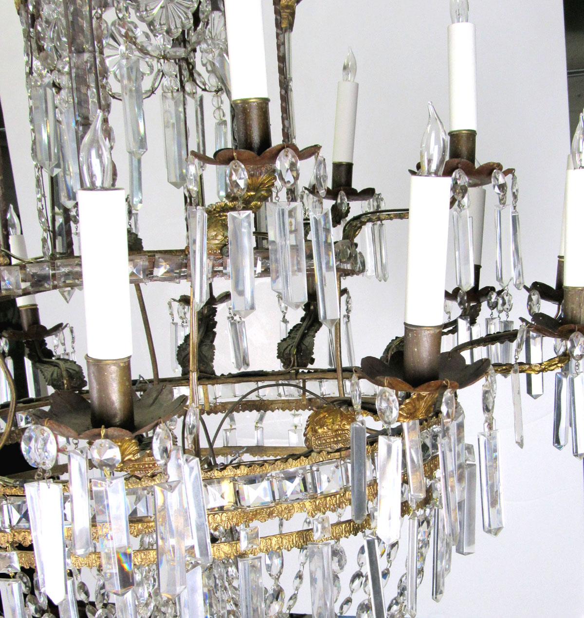 Early 19th Century Gilt Bronze and Crystal Chandelier For Sale 13