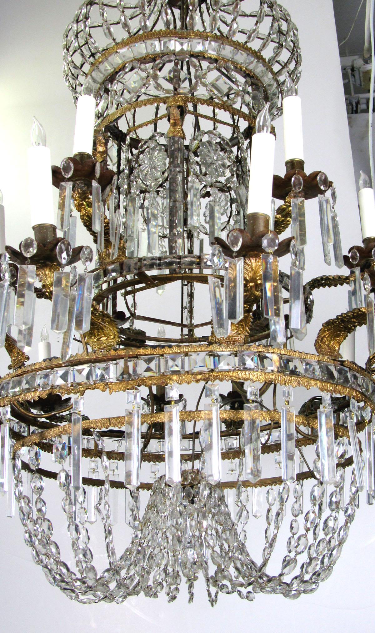 Early 19th Century Gilt Bronze and Crystal Chandelier For Sale 14