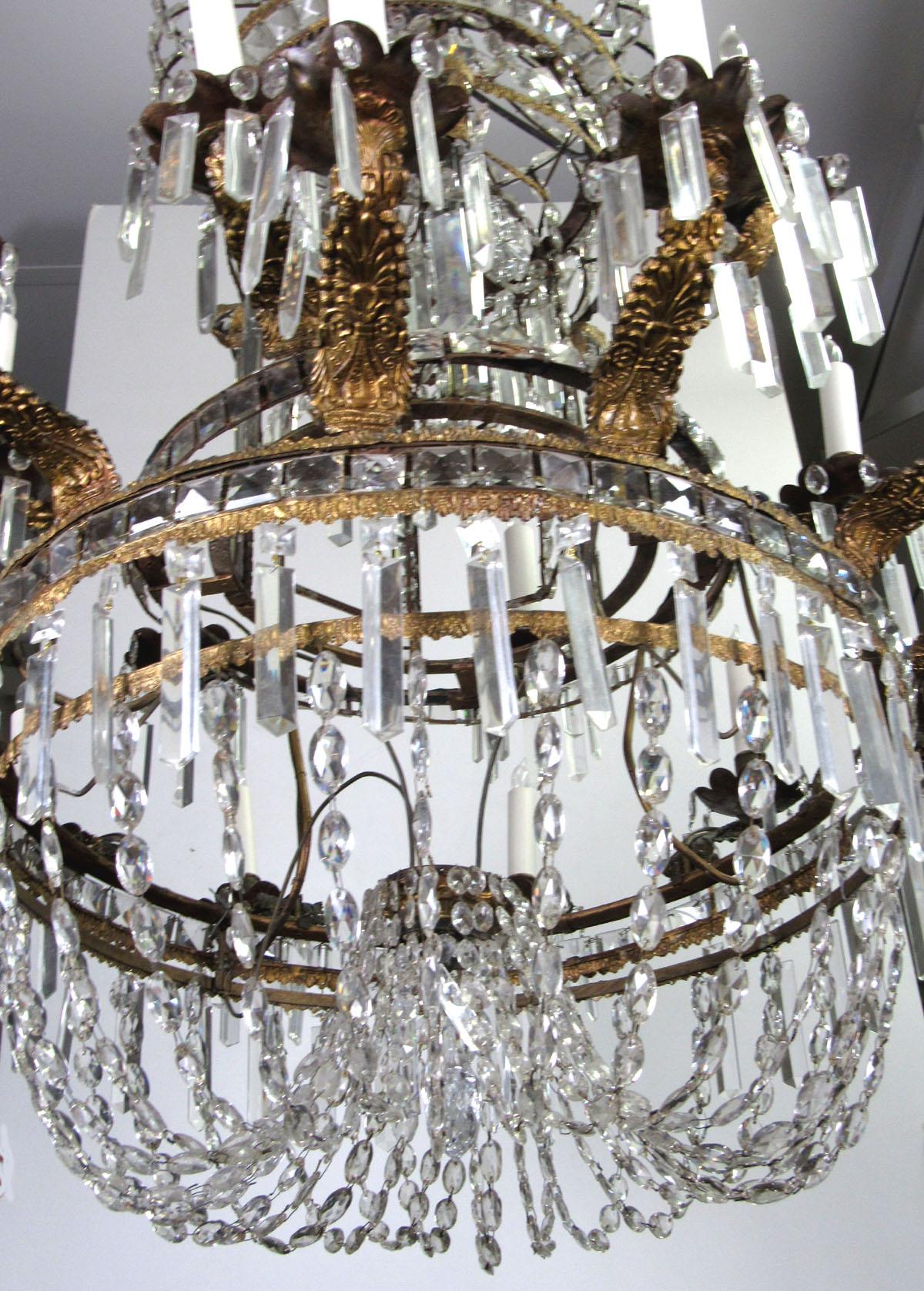 Early 19th Century Gilt Bronze and Crystal Chandelier For Sale 5