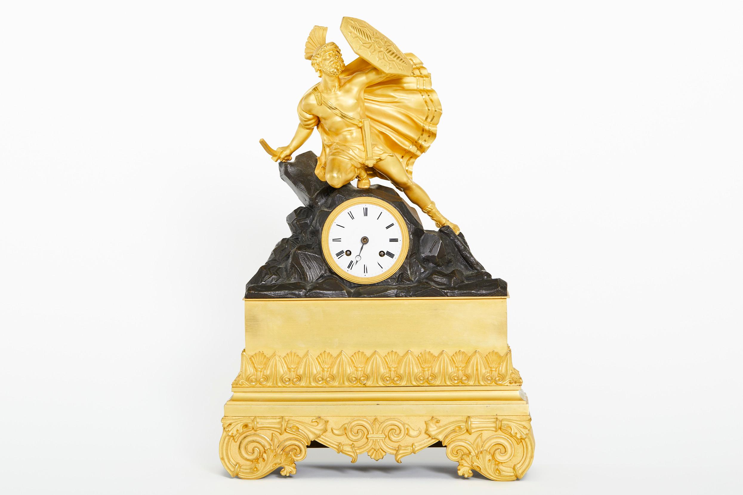 Pendule de cheminée figurative en bronze doré du début du XIXe siècle en vente 7