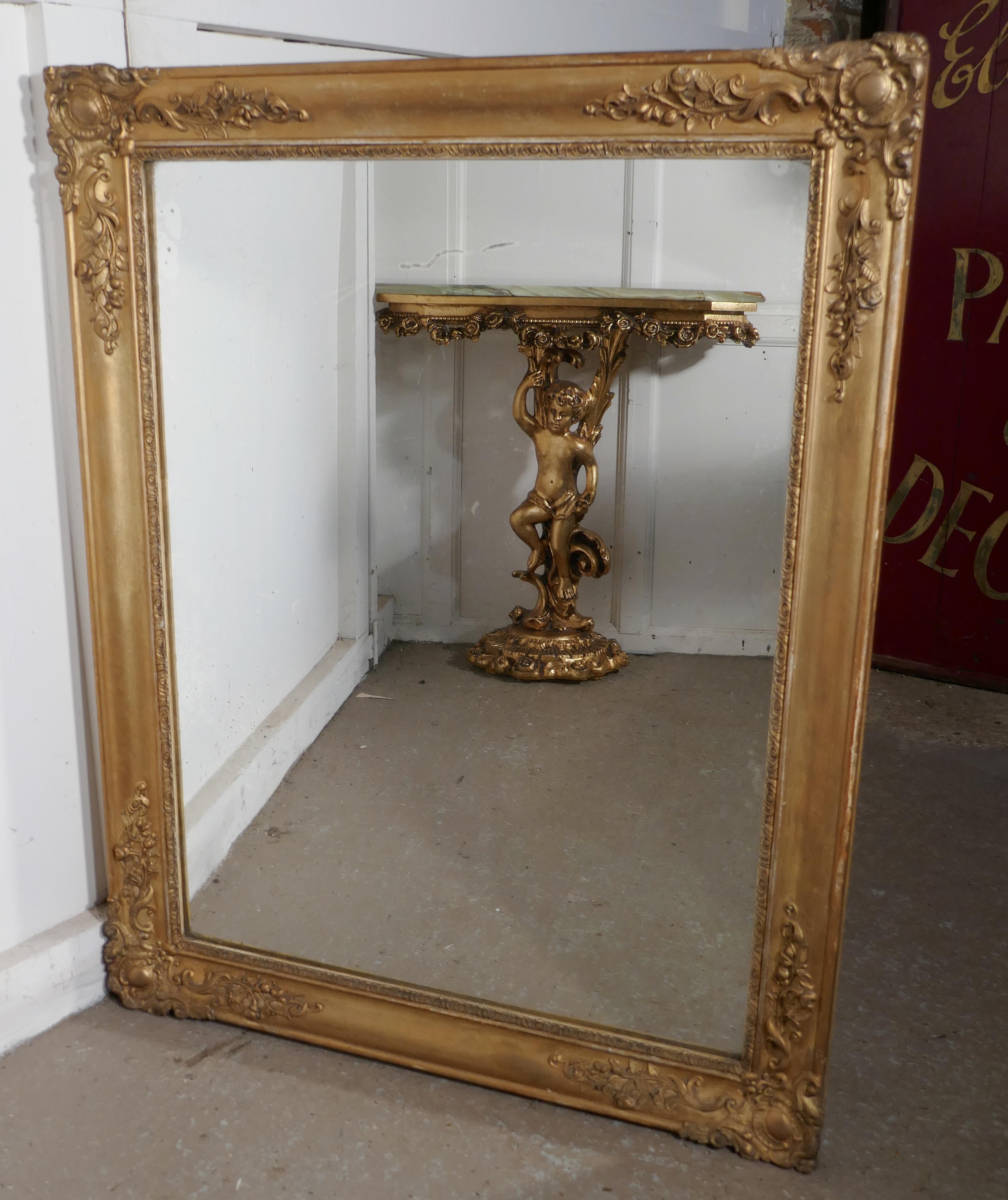 Early 19th Century Gilt Wall Mirror For Sale 1