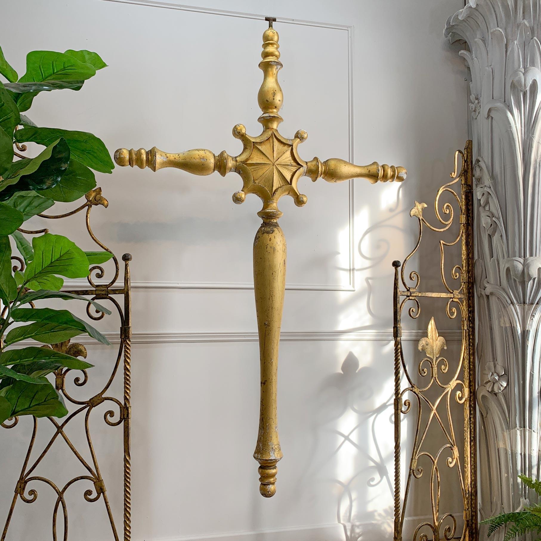 Early 19th Century Giltwood and Gesso Large Italian Religious Cross For Sale 7