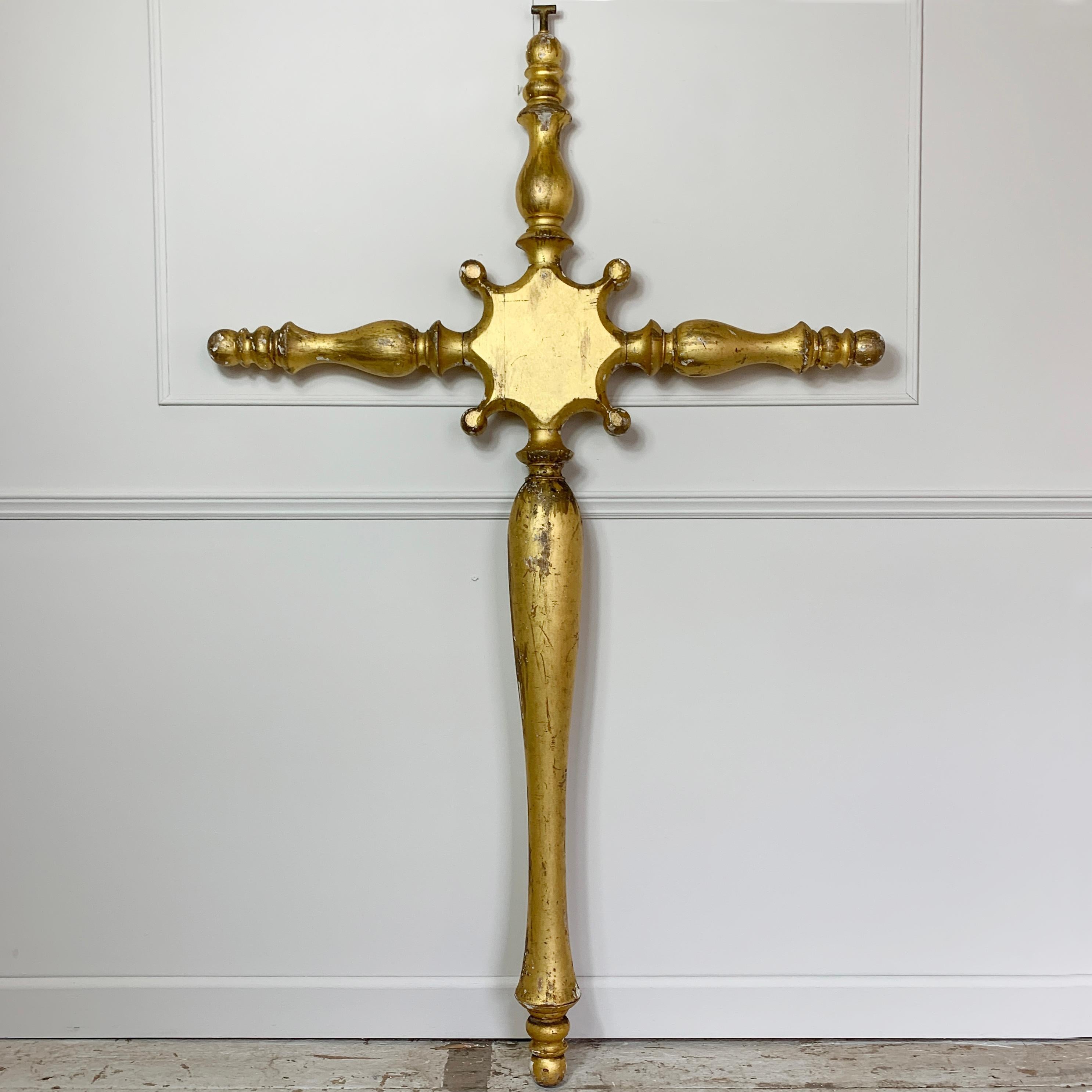 Großes italienisches religiöses Kreuz aus Gildenholz und Gesso aus dem frühen 19. im Angebot 6