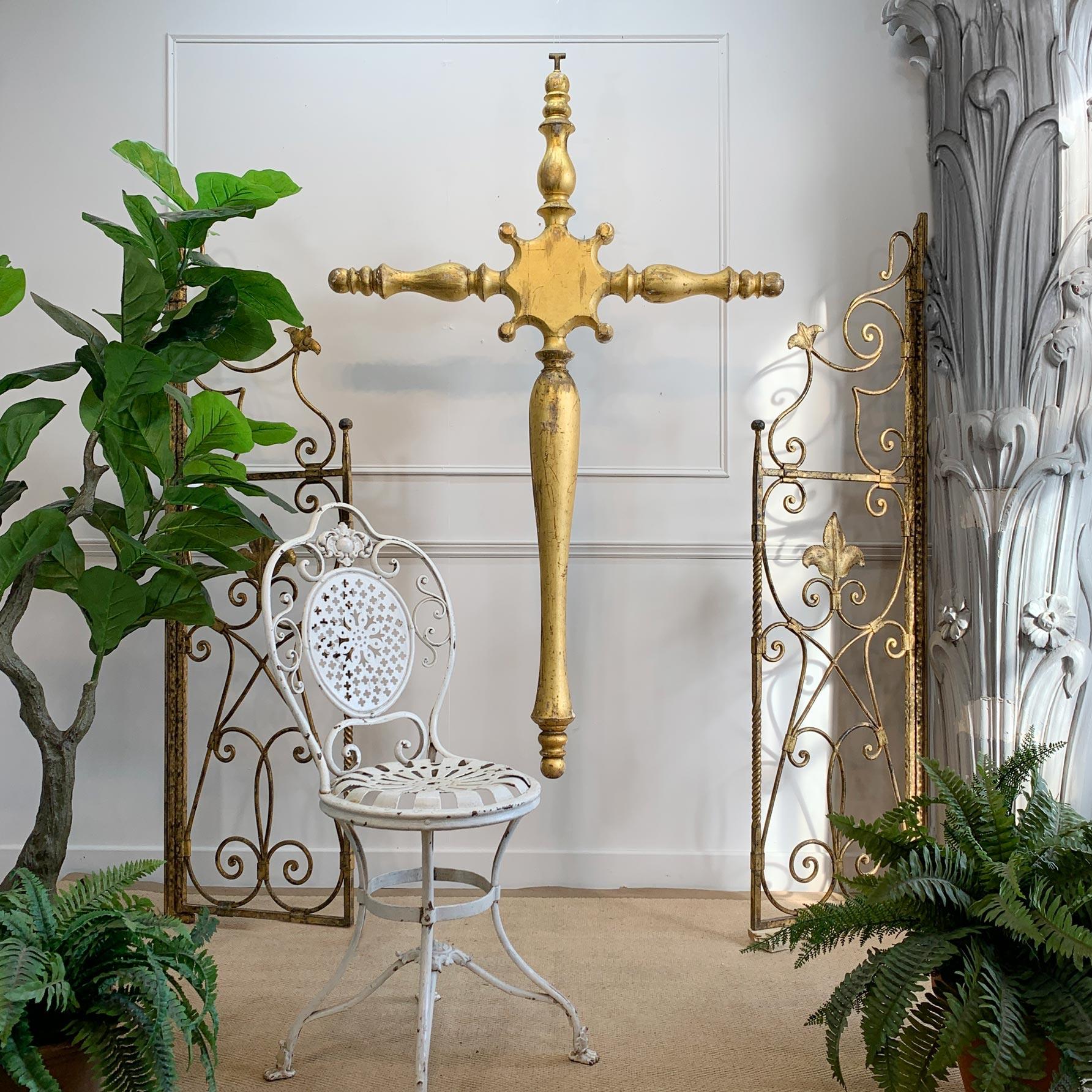 Early 19th Century Giltwood and Gesso Large Italian Religious Cross For Sale 14