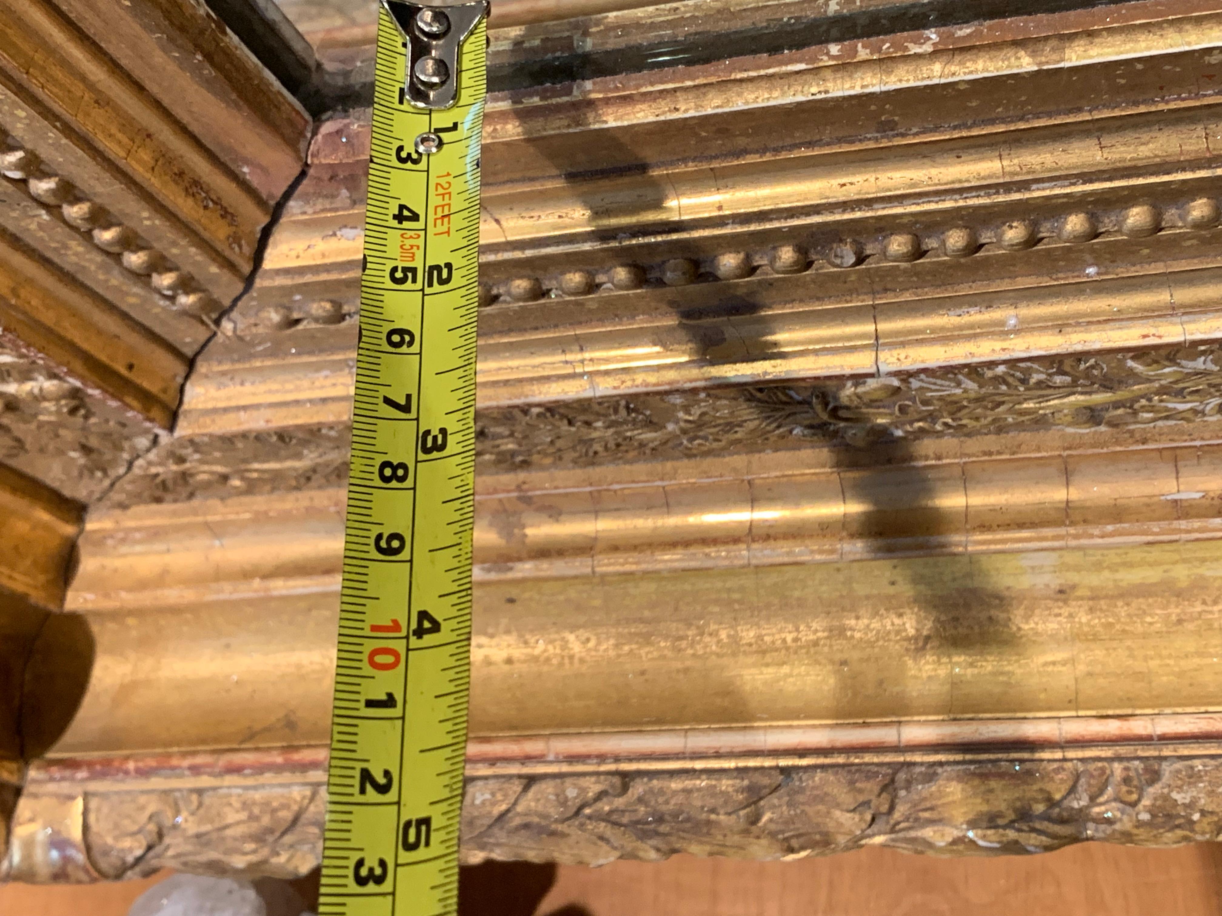 Miroir en bois doré du début du XIXe siècle en vente 1