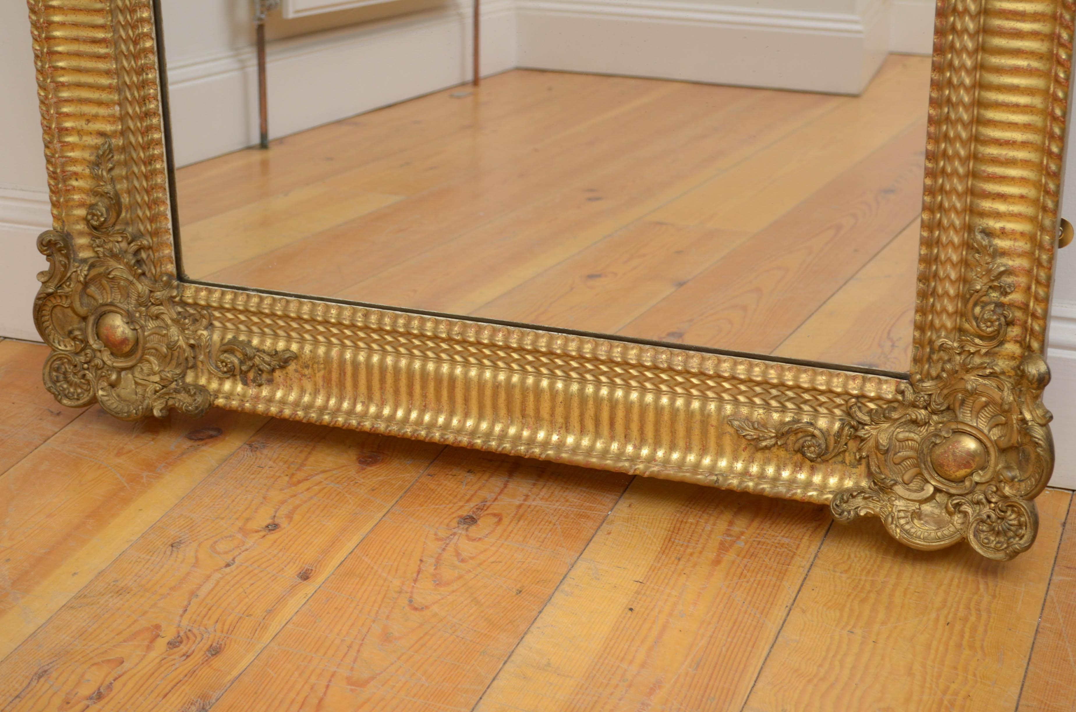 Early 19th Century Giltwood Wall Mirror For Sale 6