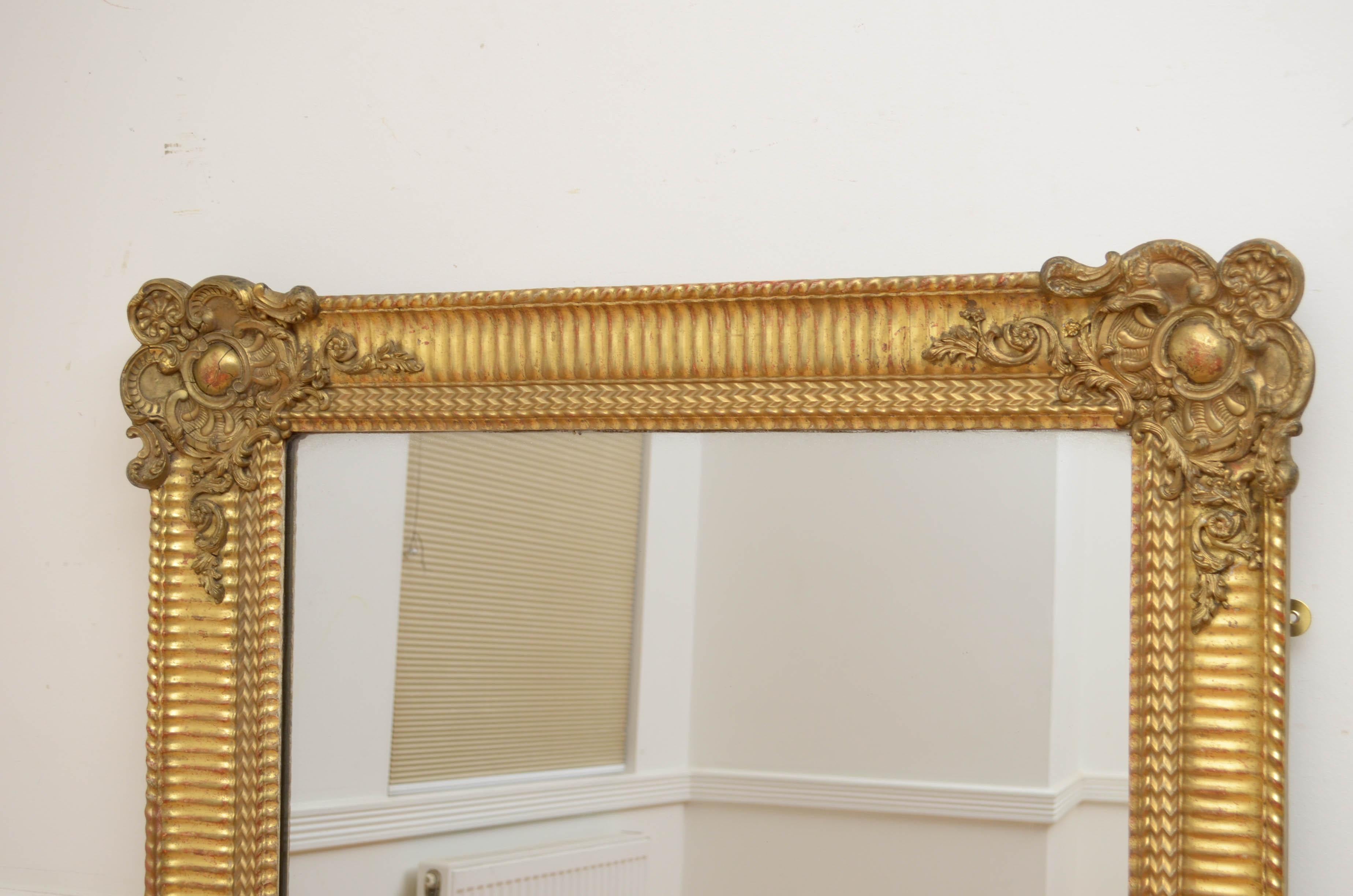 Early 19th Century Giltwood Wall Mirror For Sale 2