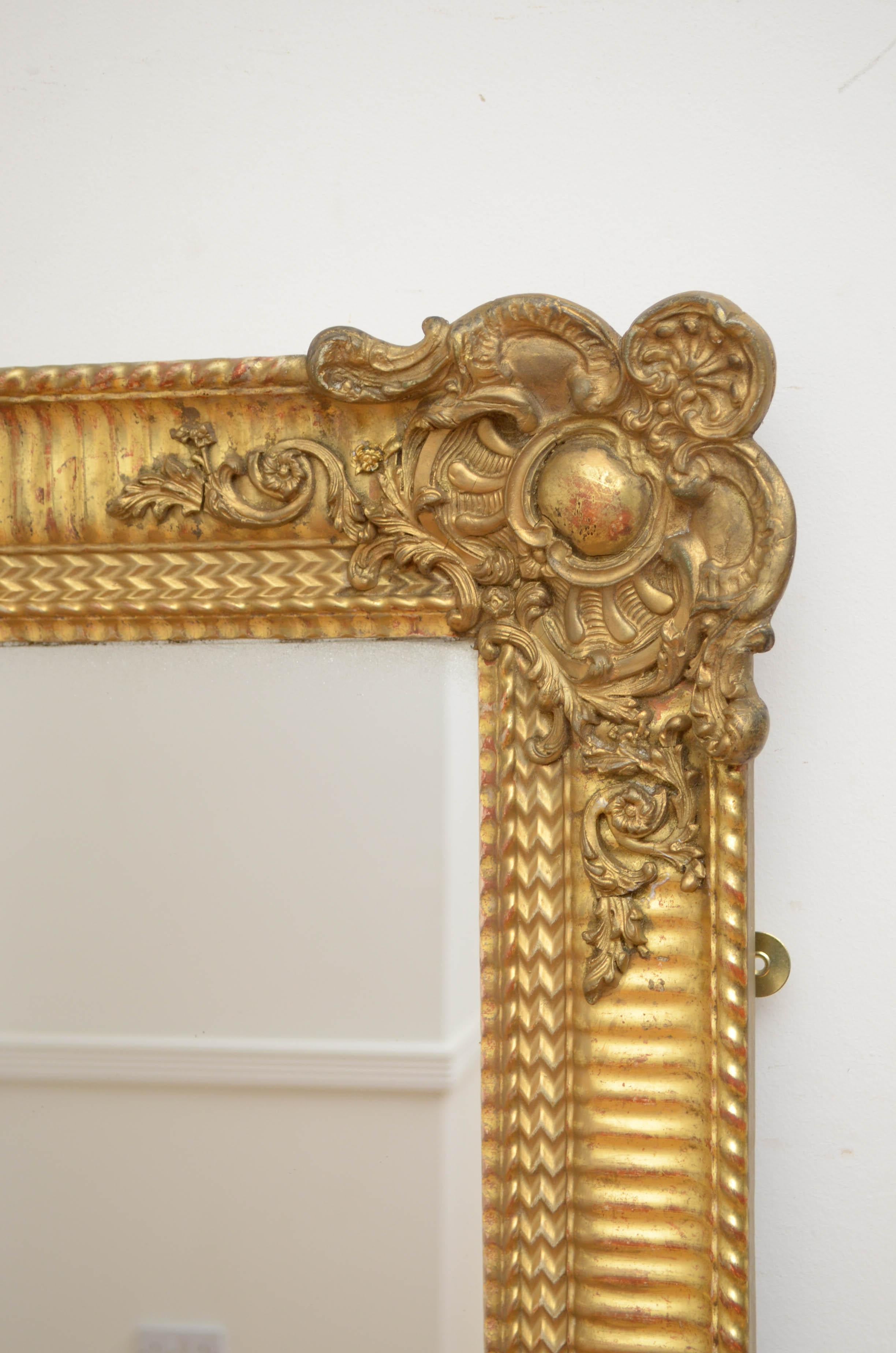 Early 19th Century Giltwood Wall Mirror For Sale 3