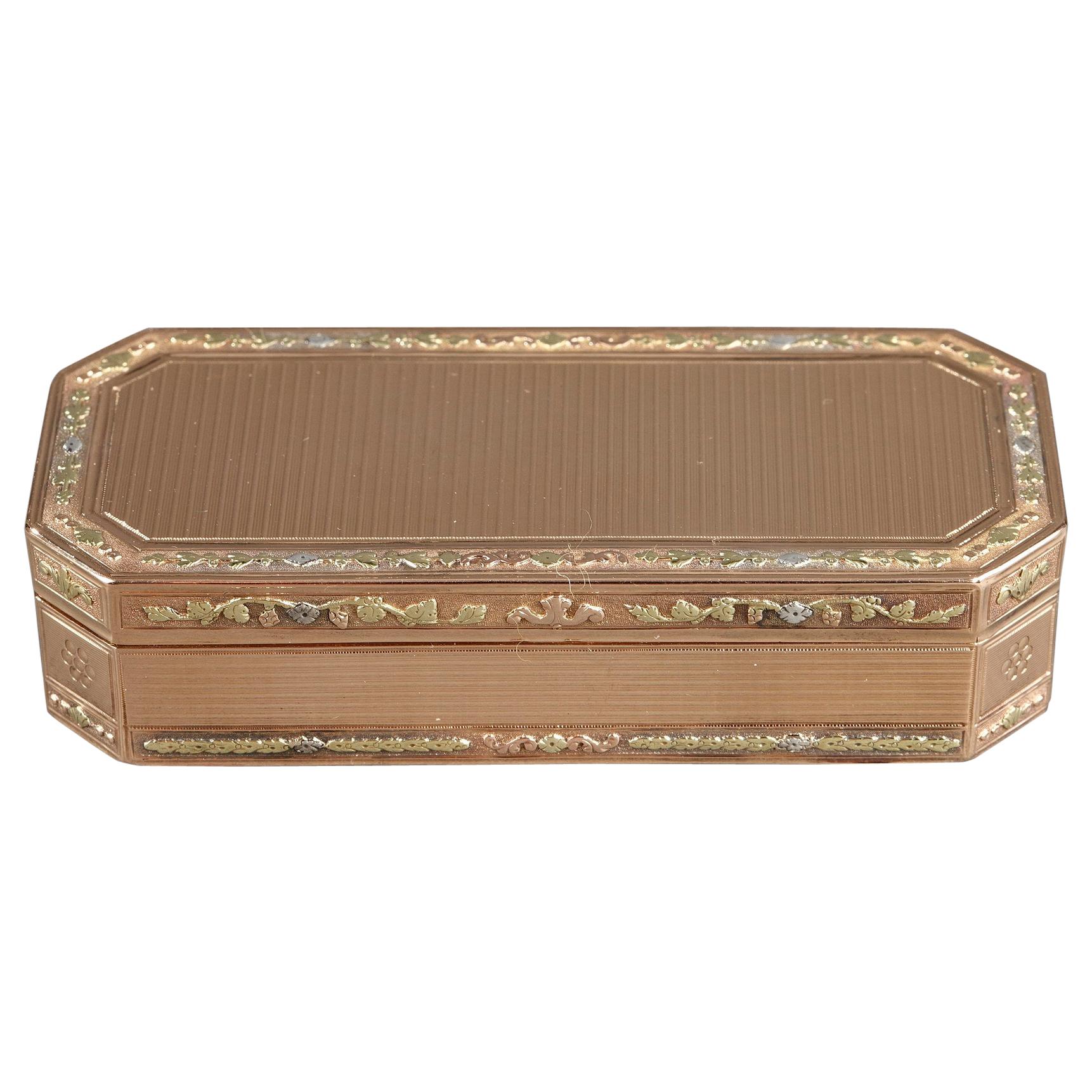 Boîte en or du début du XIXe siècle en vente
