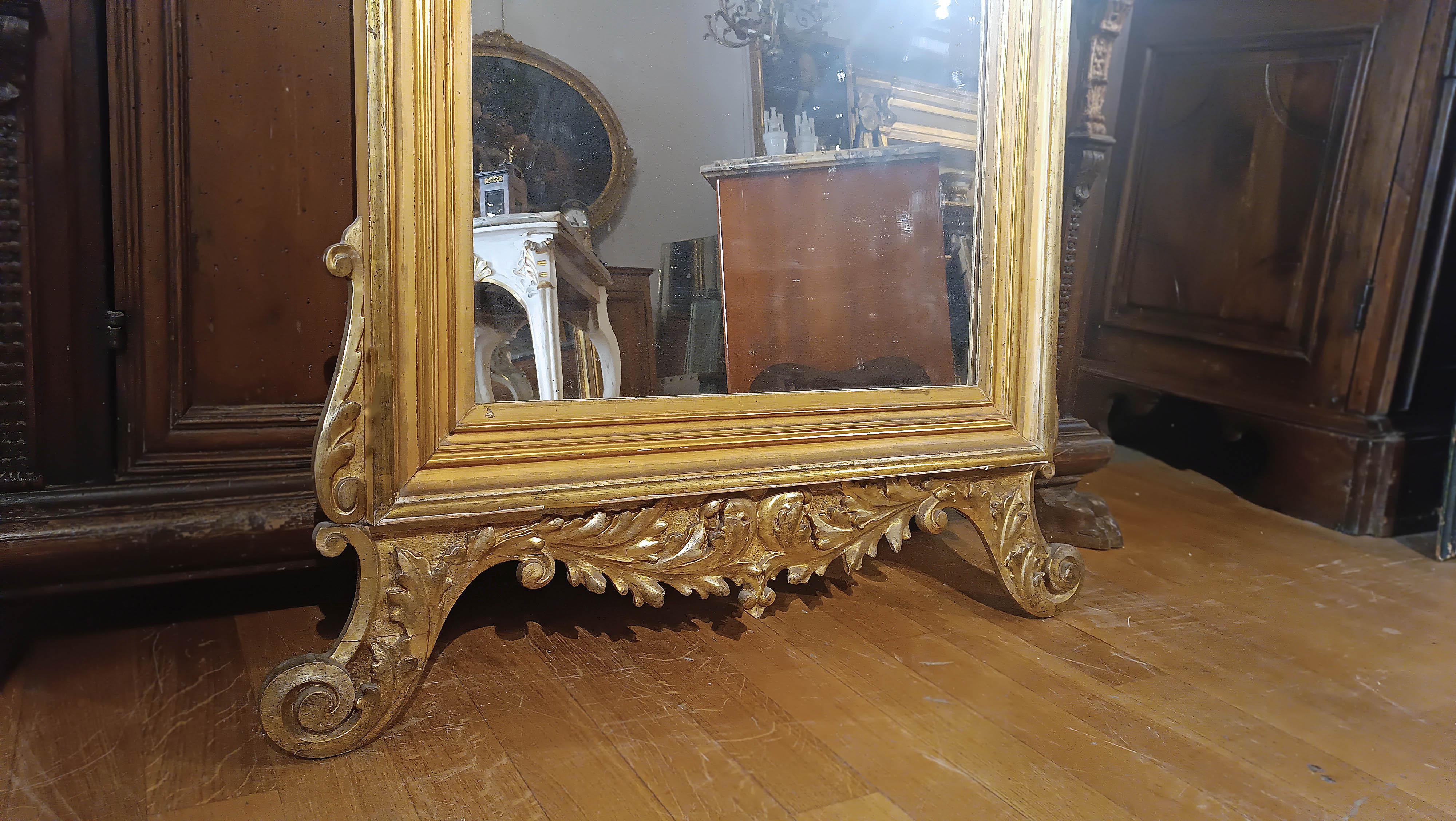 MIROIR EN OR DU DÉBUT DU 19e SIÈCLE AVEC COTE D'ARMES en vente 1