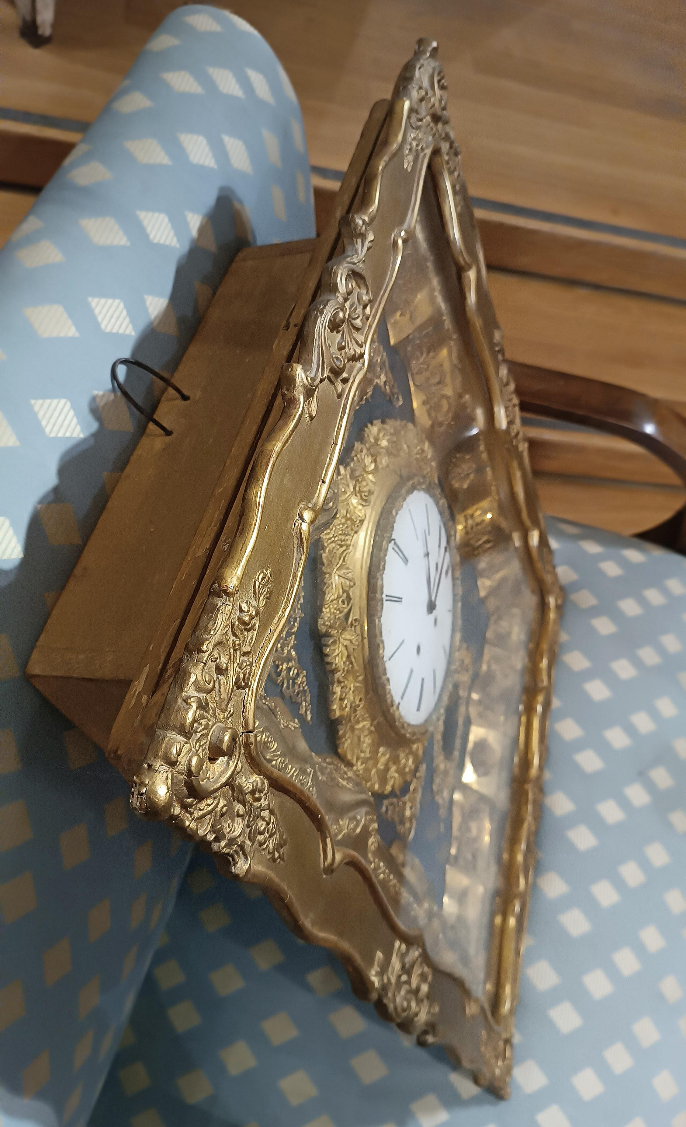 EARLY 19th CENTURY GOLDEN WALL CLOCK WITH MUSIC BOX For Sale 1