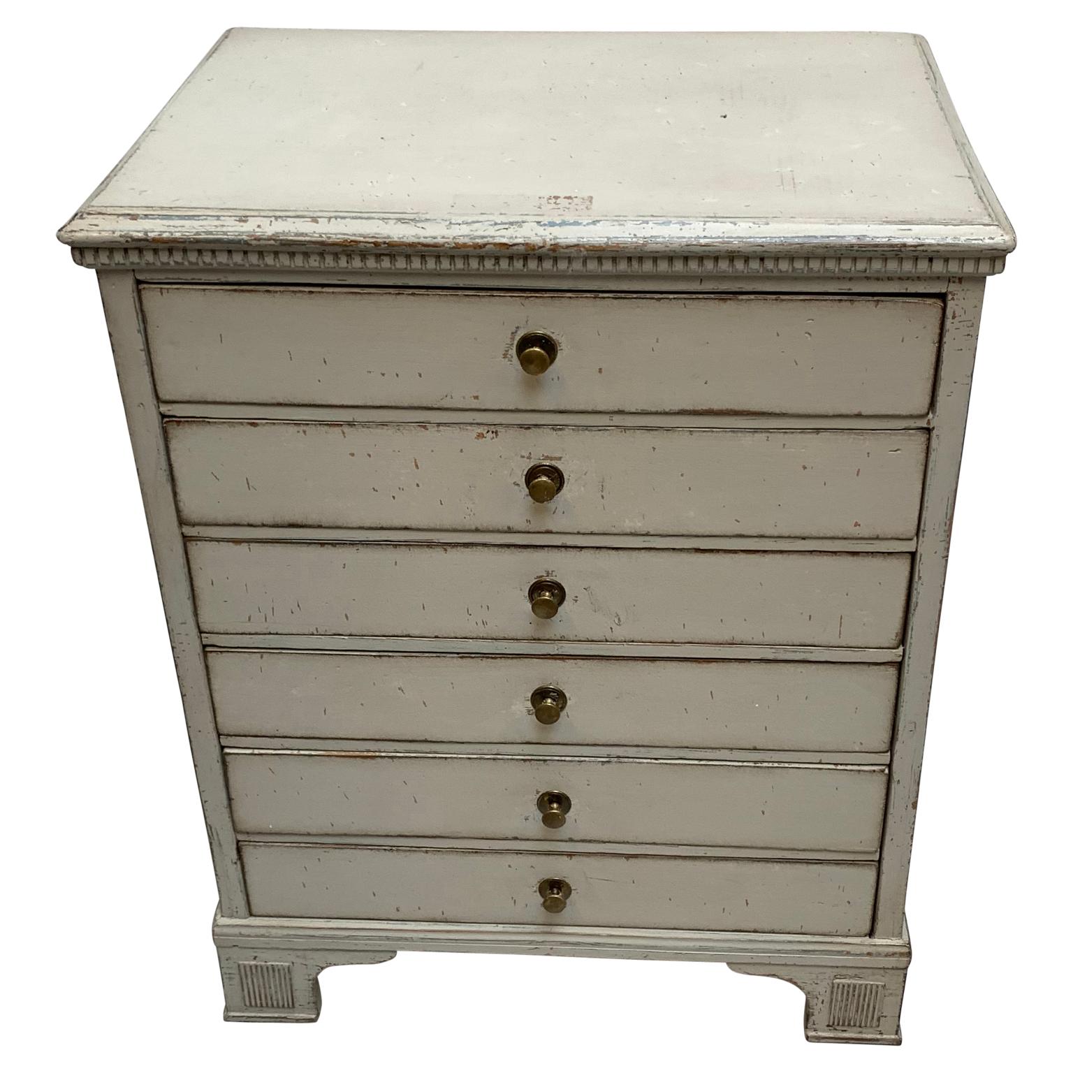 Gustavian Early 19th Century Gray Painted 6 Drawers Chest Or Dresser For Sale