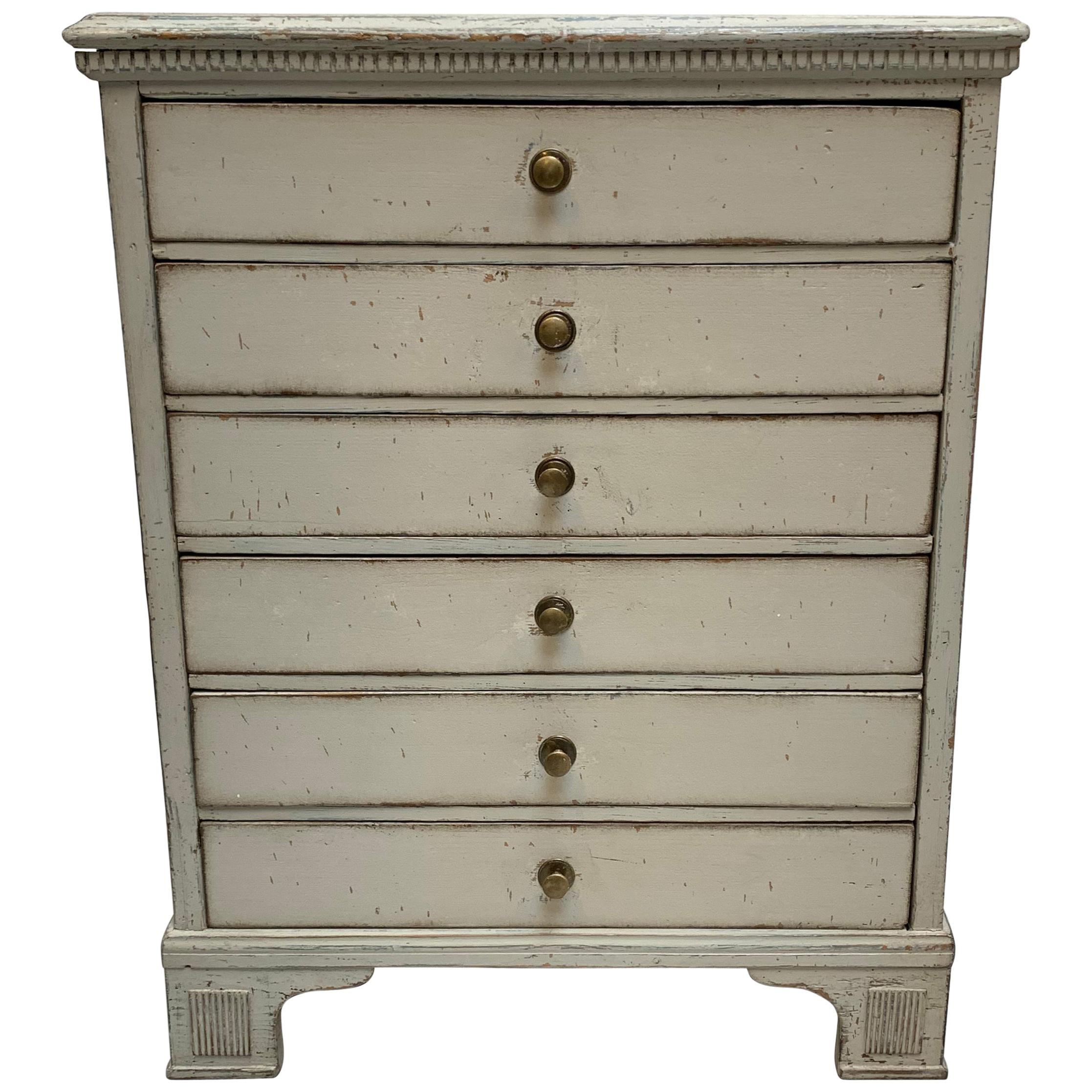 Early 19th Century Gray Painted 6 Drawers Chest Or Dresser