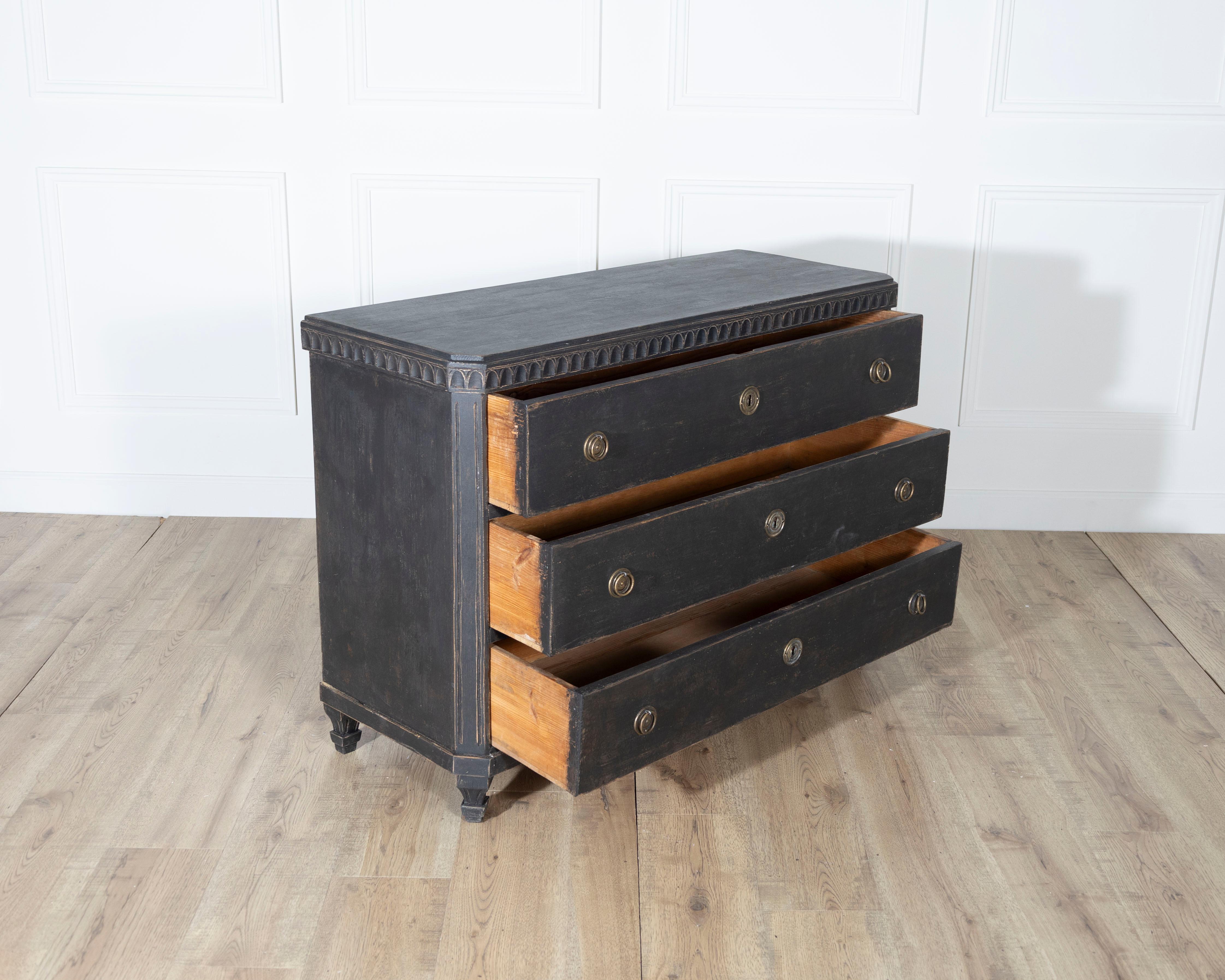 Pine Early 19th Century Gustavian Chest of Drawers with Carved Dentil Trim For Sale