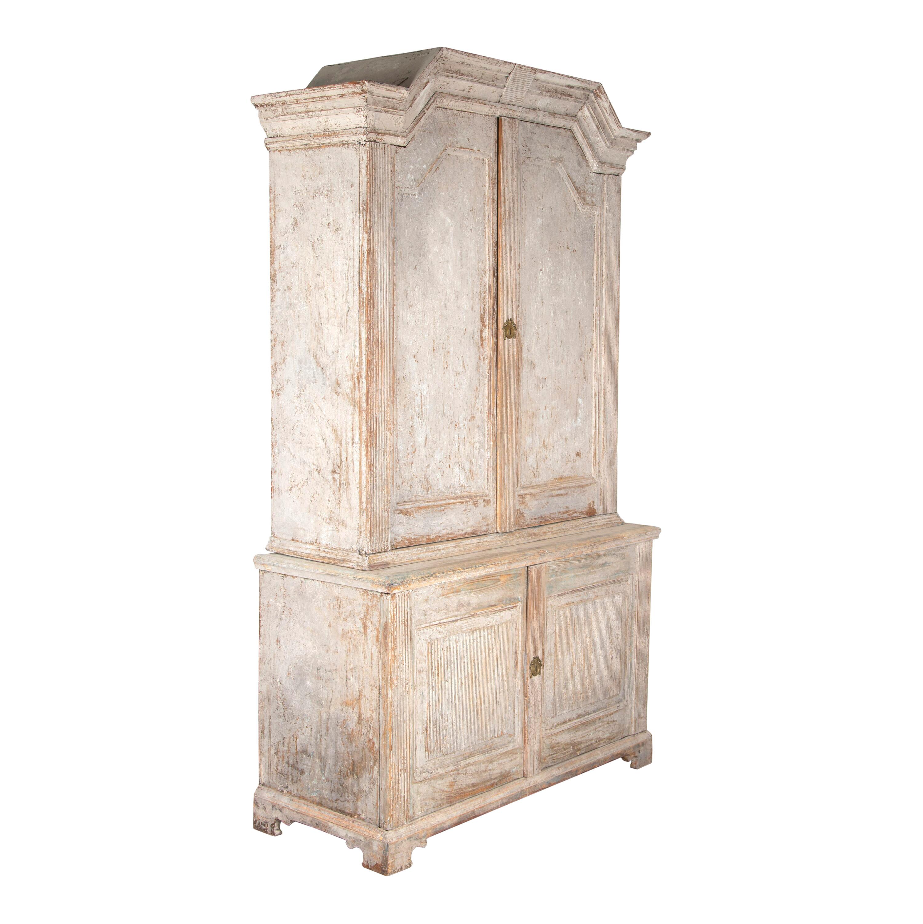 Early 19th Century Gustavian Cupboard In Good Condition In Tetbury, Gloucestershire